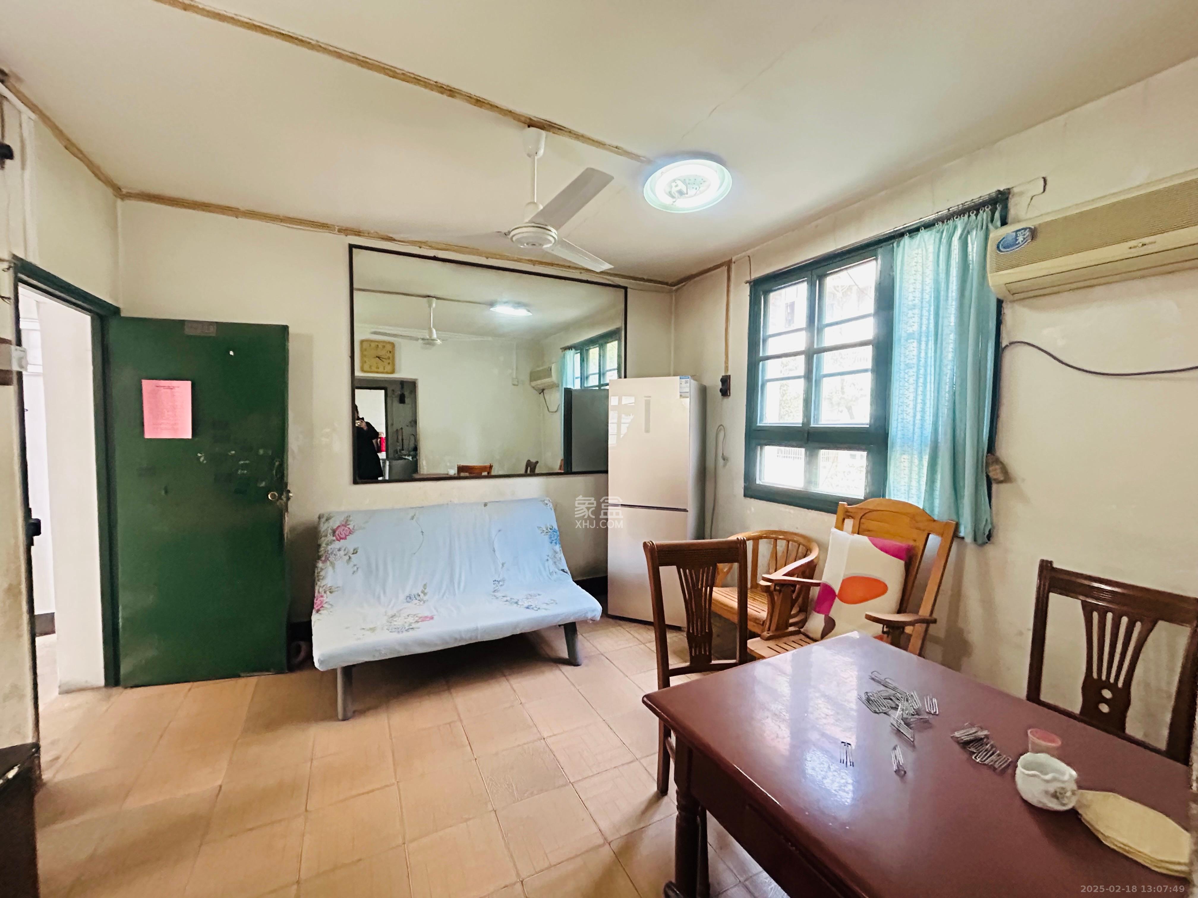 解放村 2室1厅1卫 500.0元/月 解放村 2室1厅1卫 500.0元/月室内图