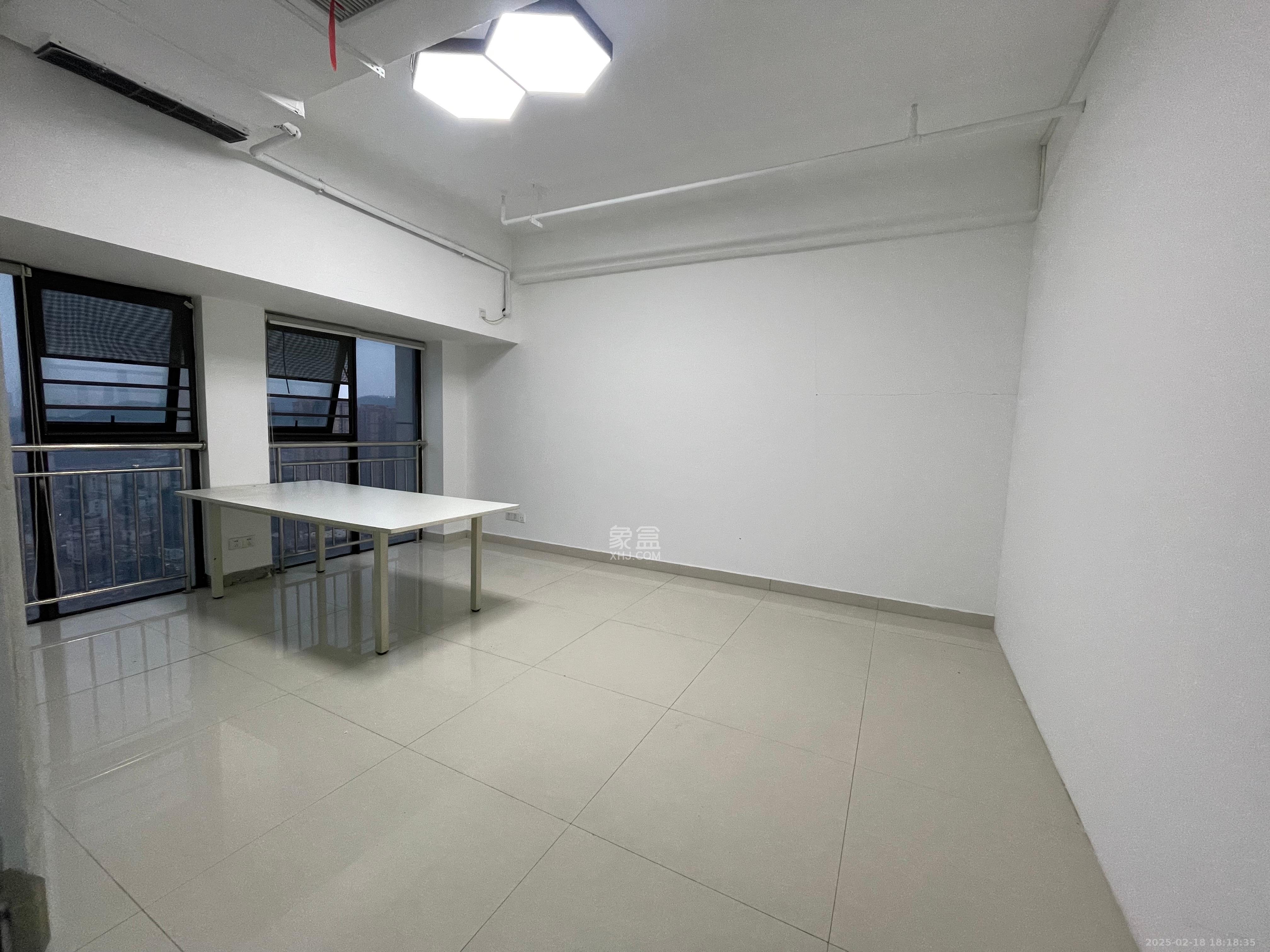 达美D6区   350.0㎡      20000.0元/月室内图