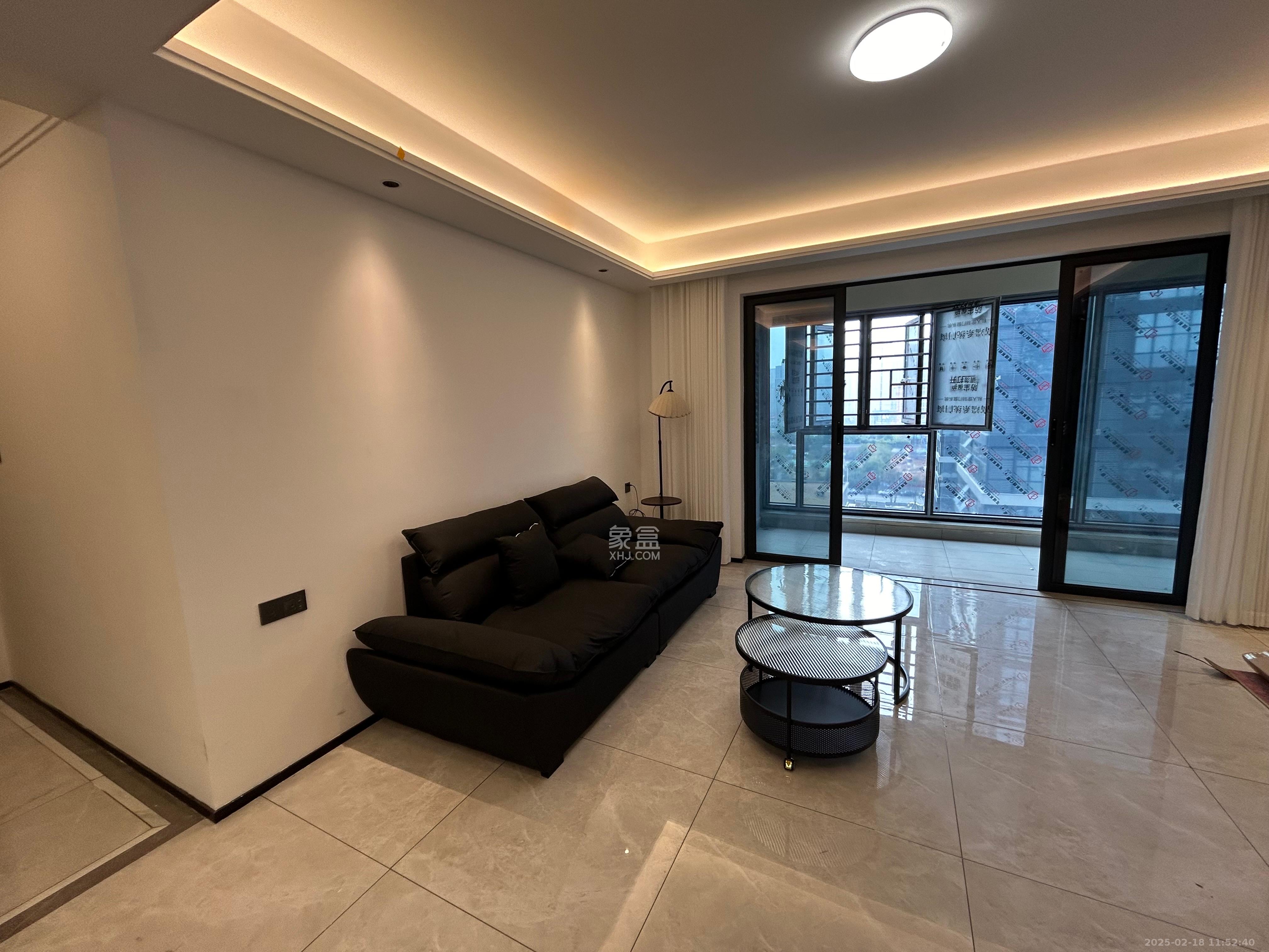 长房悦香山 4室2厅2卫 4000.0元/月 长房悦香山 4室2厅2卫 4000.0元/月室内图