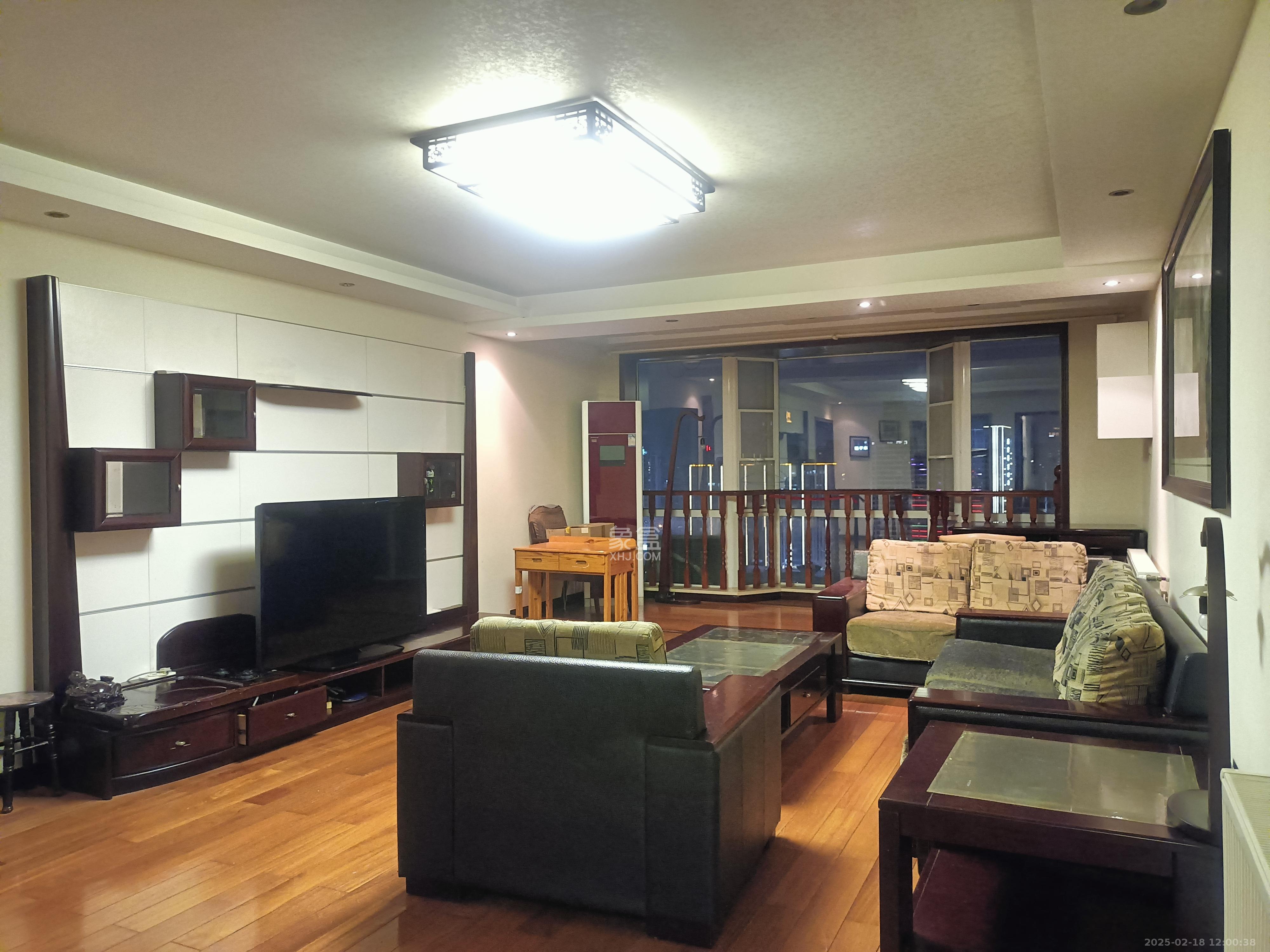 鹏程世家  3室2厅2卫    5200.0元/月 鹏程世家  3室2厅2卫    5200.0元/月室内图