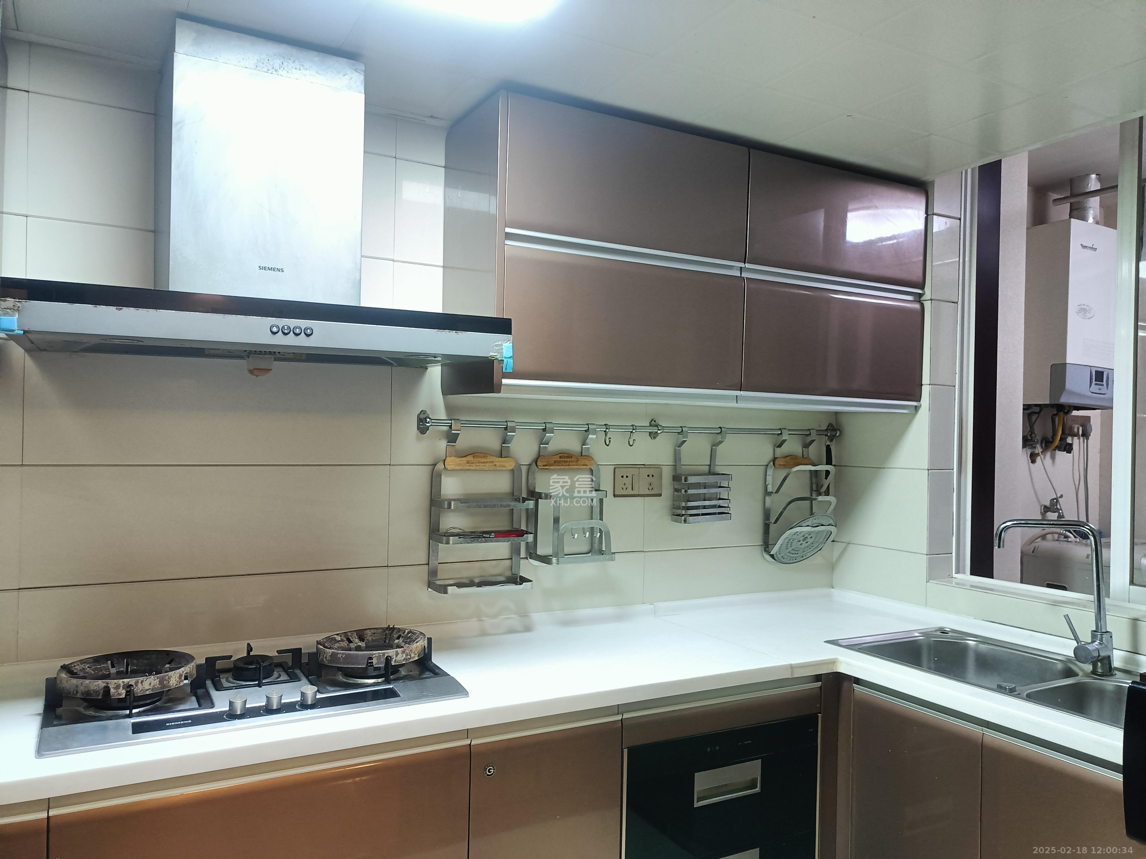 鹏程世家  3室2厅2卫    5200.0元/月 鹏程世家  3室2厅2卫    5200.0元/月室内图