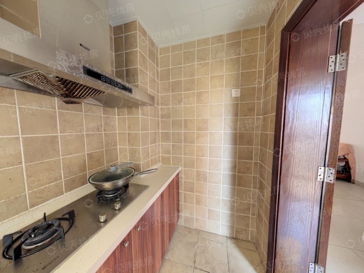 后海温泉小镇 3室2厅1卫 79.0万 后海温泉小镇 3室2厅1卫 79.0万客厅