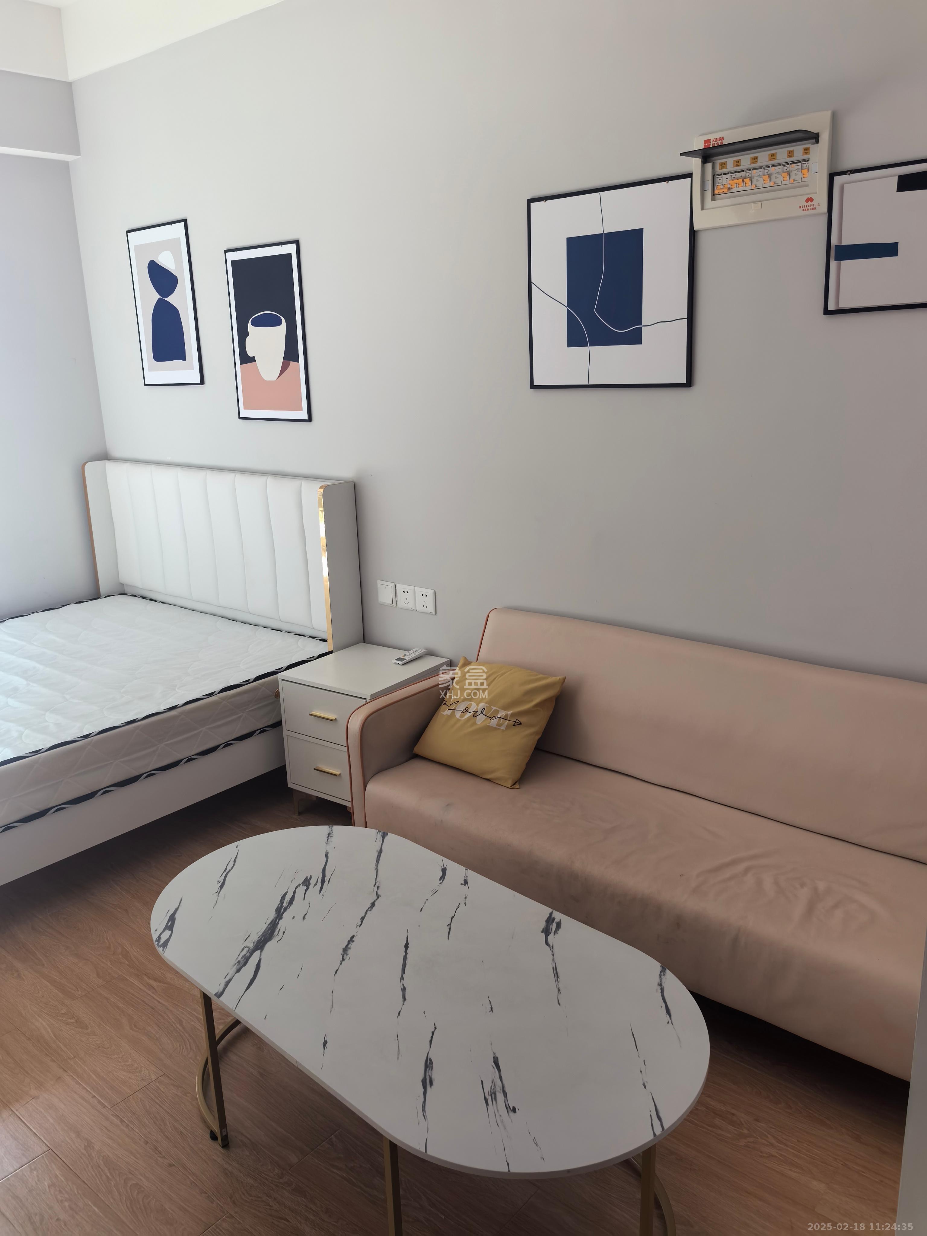 佳兆业云顶都汇 1室1厅1卫 1300.0元/月 佳兆业云顶都汇 1室1厅1卫 1300.0元/月室内图