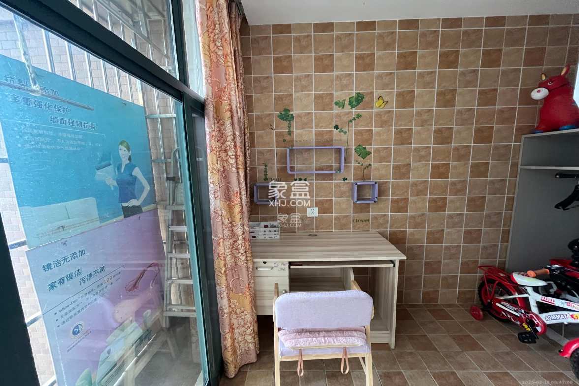 银盘鑫城  3室2厅2卫    2200.0元/月 银盘鑫城  3室2厅2卫    2200.0元/月室内图