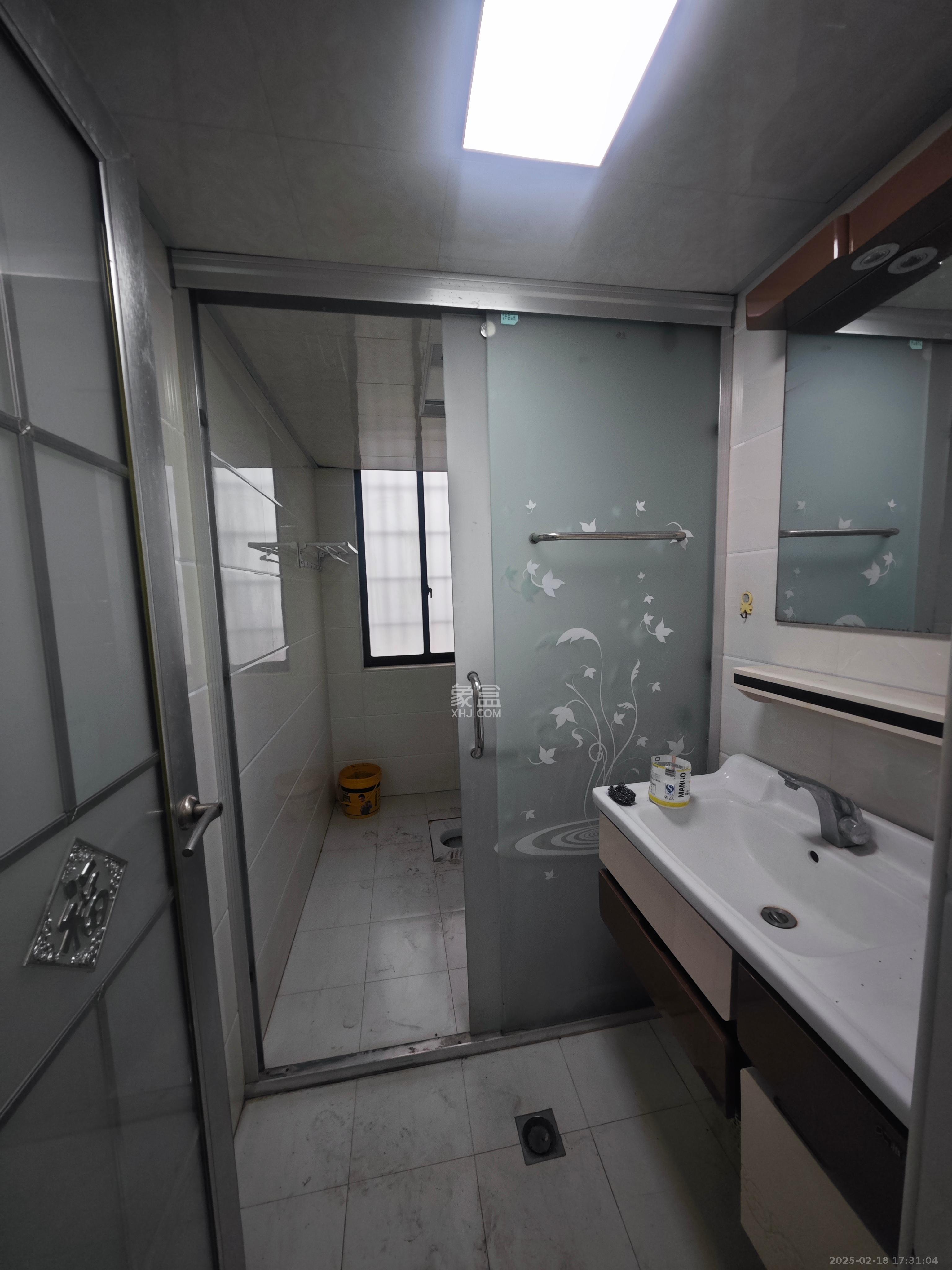 新城璟隽(麓华新城) 3室2厅2卫 1400.0元/月 新城璟隽(麓华新城) 3室2厅2卫 1400.0元/月室内图