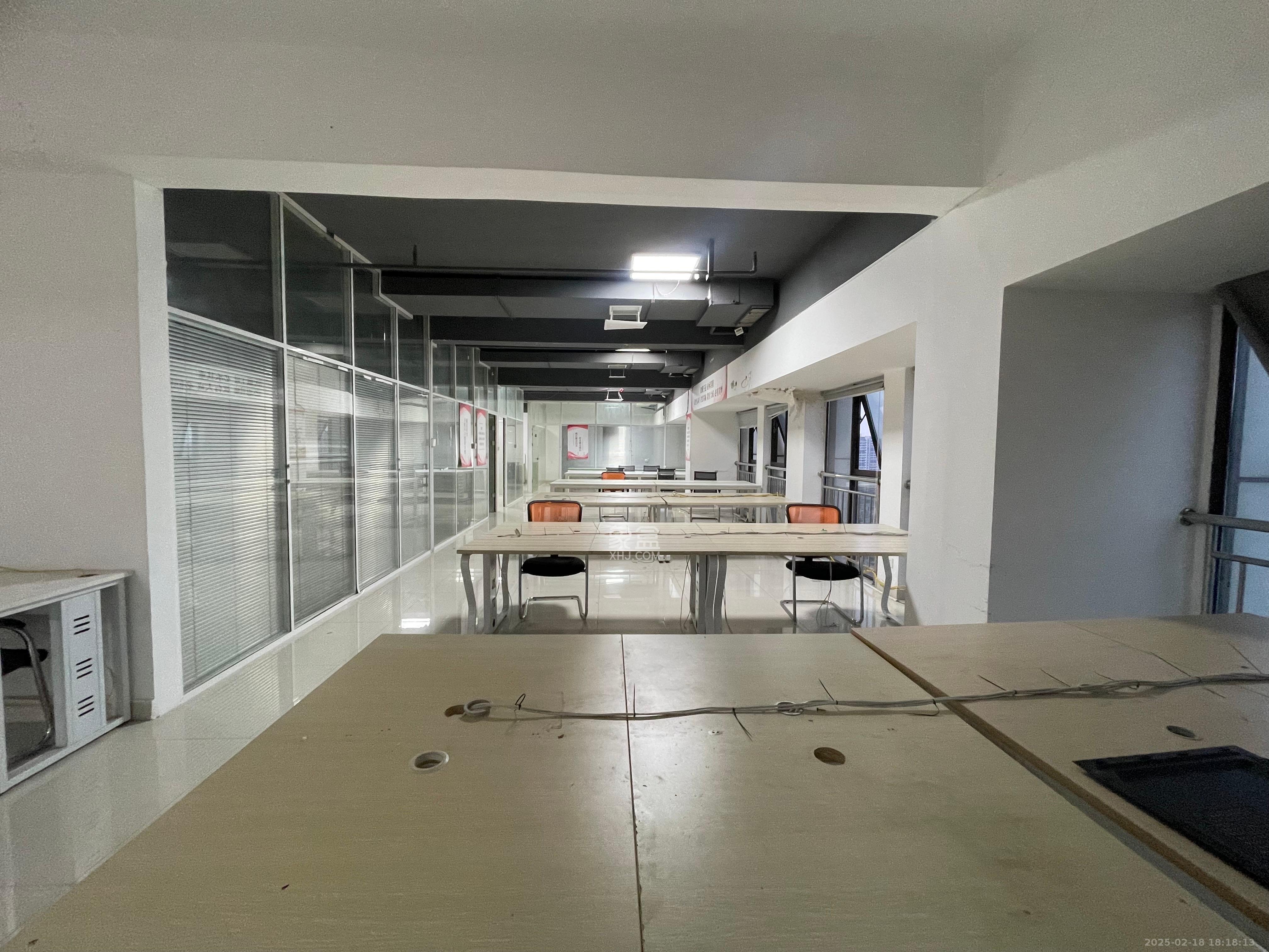 达美D6区   350.0㎡      20000.0元/月室内图