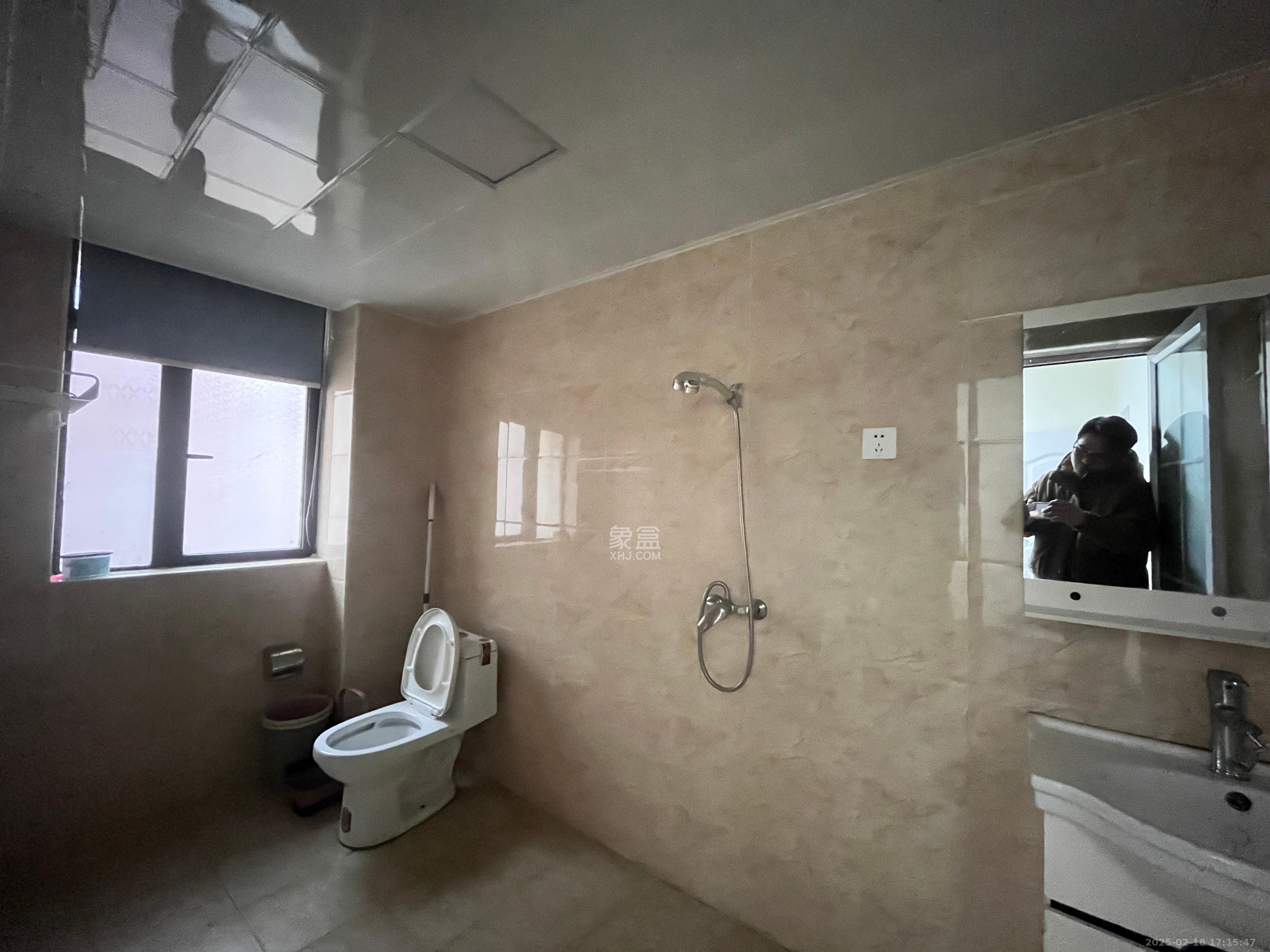 盛隆佳园  4室2厅3卫    3900.0元/月 盛隆佳园  4室2厅3卫    3900.0元/月室内图