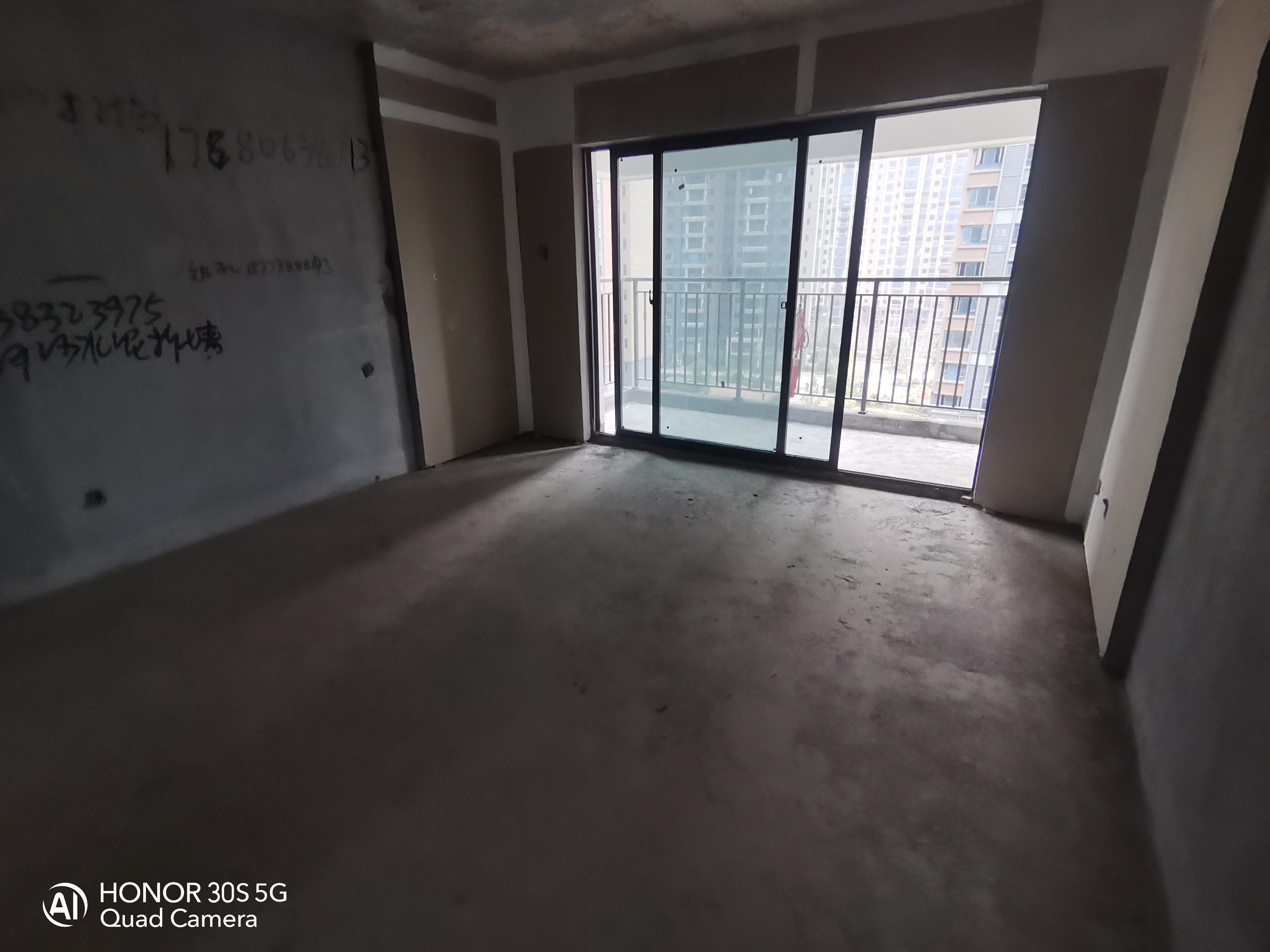 宁邦中心(二期公园里) 3室2厅2卫 90.0万 宁邦中心(二期公园里) 3室2厅2卫 90.0万室内图