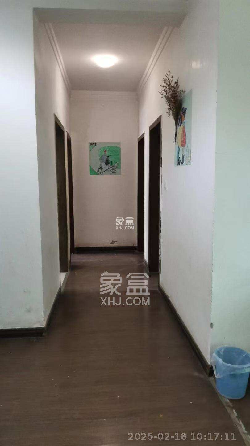 高升小区 3室2厅1卫 1800.0元/月 高升小区 3室2厅1卫 1800.0元/月室内图