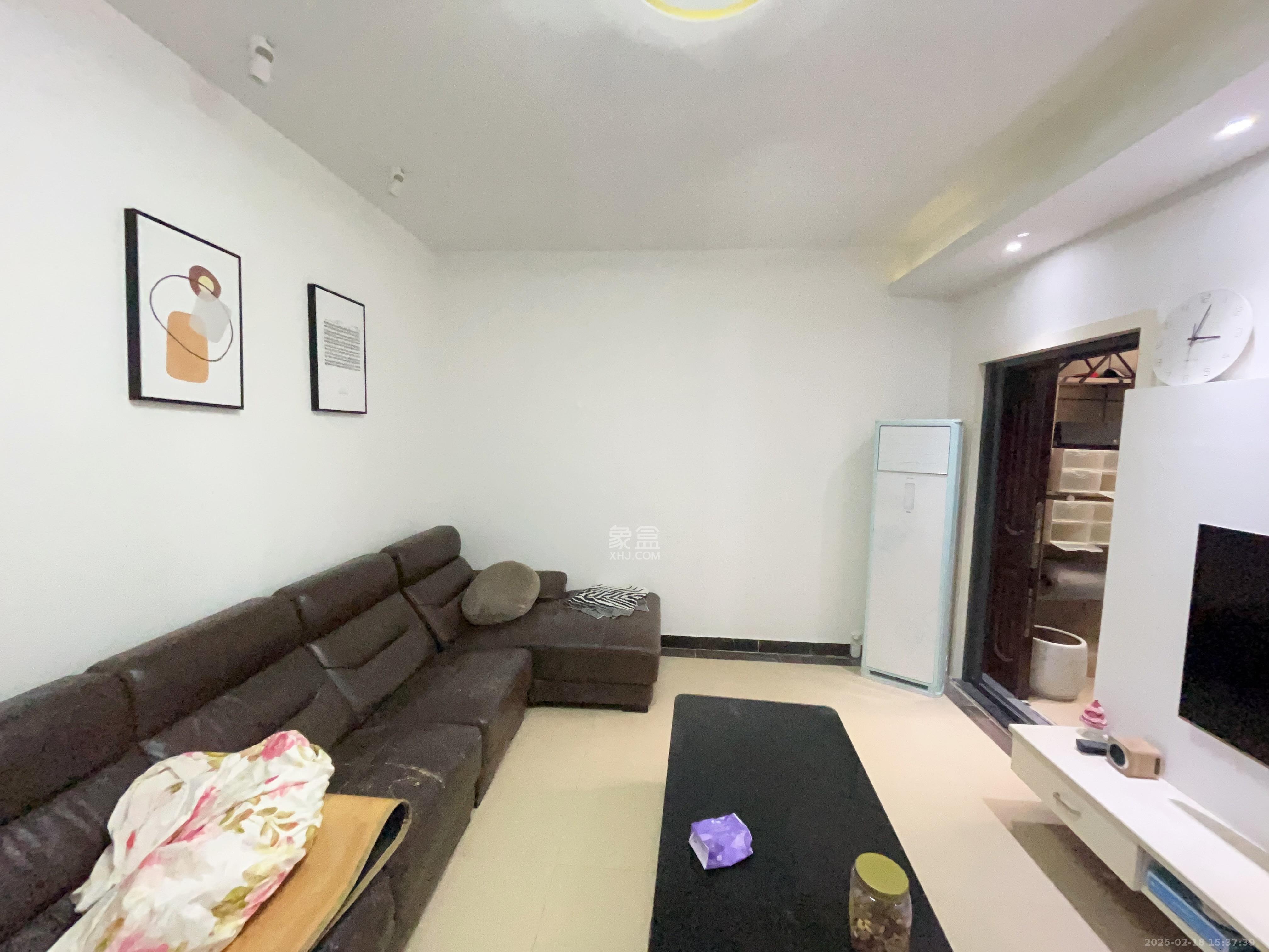 阳光锦城  2室2厅1卫    2900.0元/月 阳光锦城  2室2厅1卫    2900.0元/月室内图