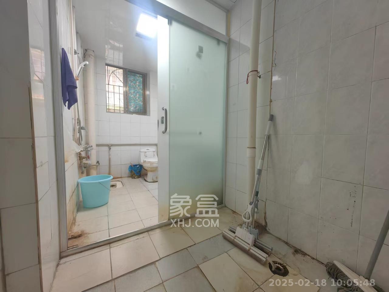 省水院宿舍 4室2厅1卫 1900.0元/月 省水院宿舍 4室2厅1卫 1900.0元/月室内图