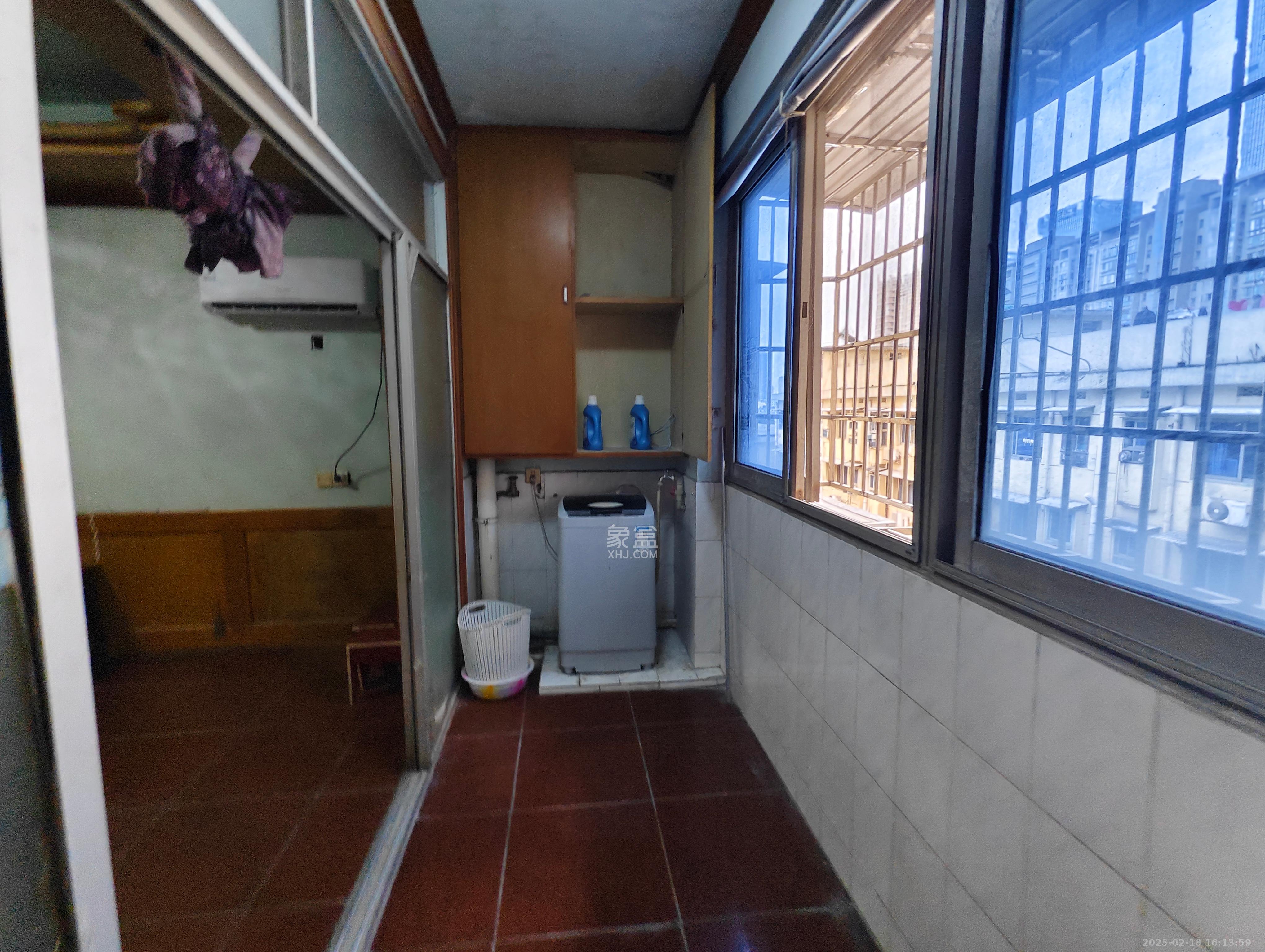 枫林小区 3室2厅1卫 1650.0元/月 枫林小区 3室2厅1卫 1650.0元/月室内图