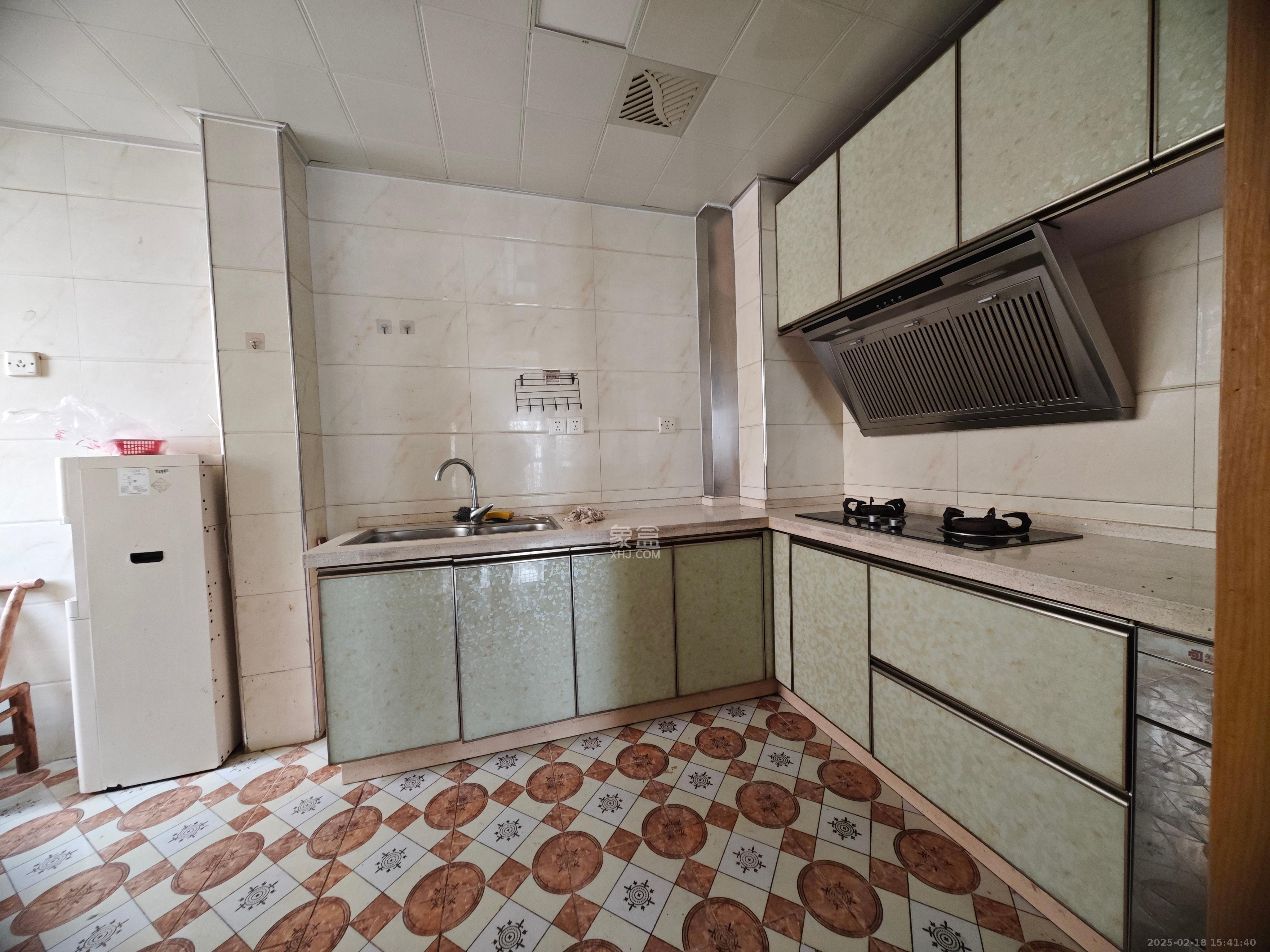 鸿润园 2室2厅1卫 1700.0元/月 鸿润园 2室2厅1卫 1700.0元/月室内图