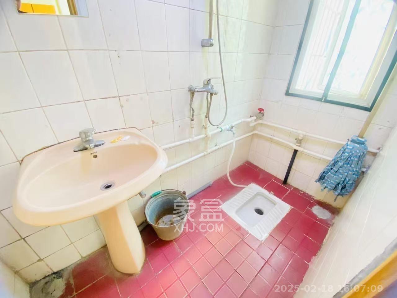 东瓜山二村  1室0厅0卫   1700.00元/月室内图