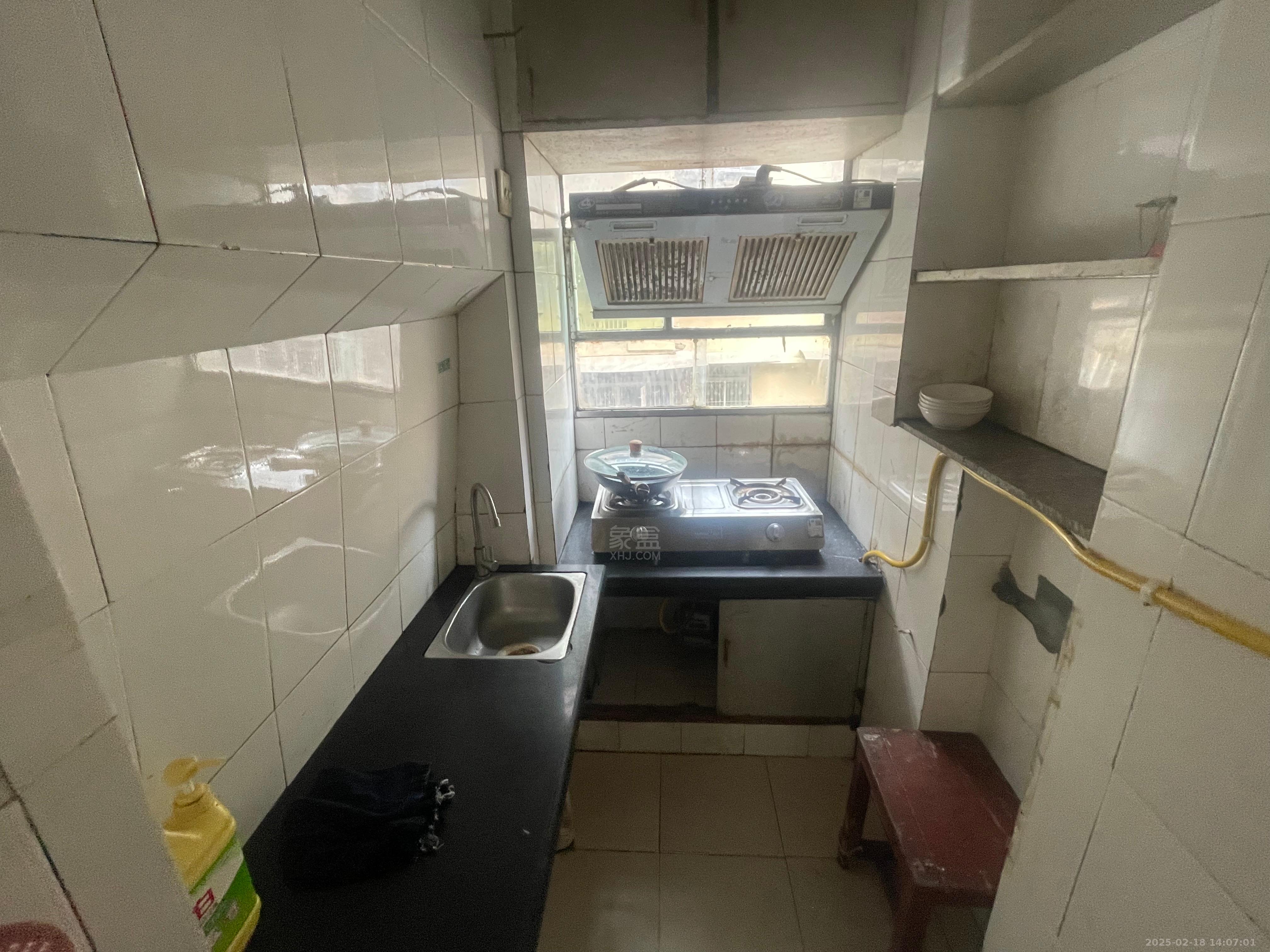 何家坳 1室1厅1卫 900.0元/月 何家坳 1室1厅1卫 900.0元/月室内图