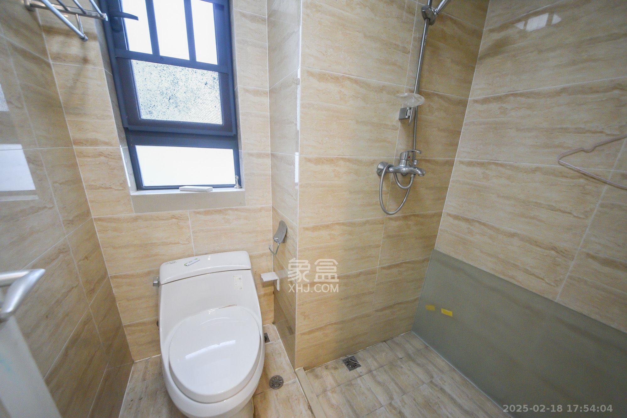 万科魅力之城观澜里  3室2厅2卫   2200.00元/月室内图