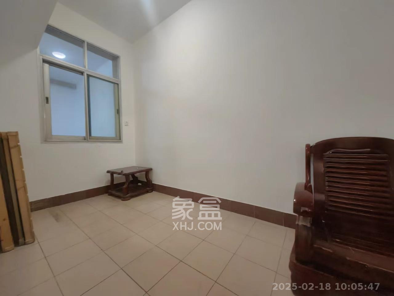 省水院宿舍 4室2厅1卫 1900.0元/月 省水院宿舍 4室2厅1卫 1900.0元/月室内图