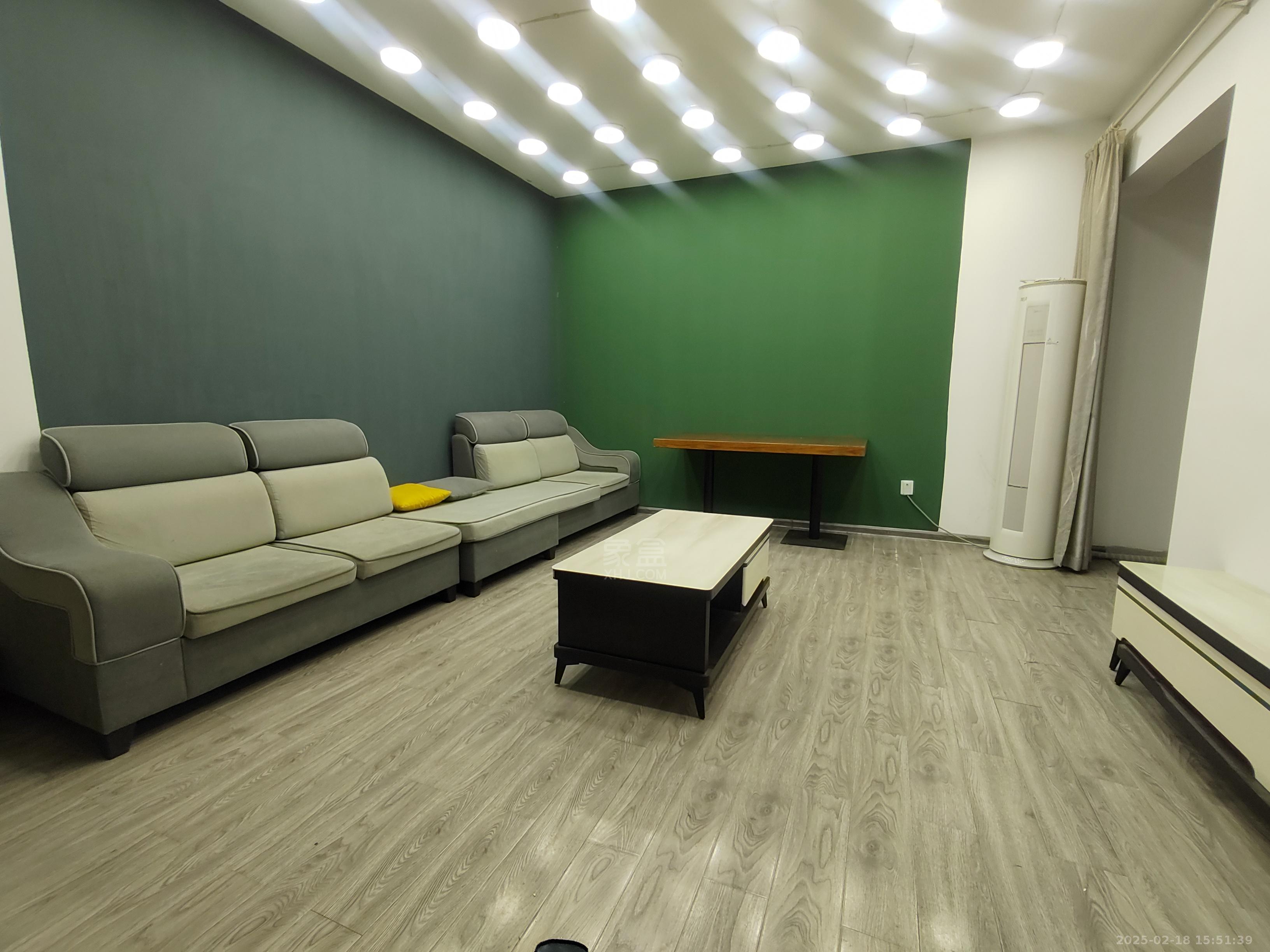 东城商业广场(东成)  3室1厅1卫    2400.0元/月 东城商业广场(东成)  3室1厅1卫    2400.0元/月室内图