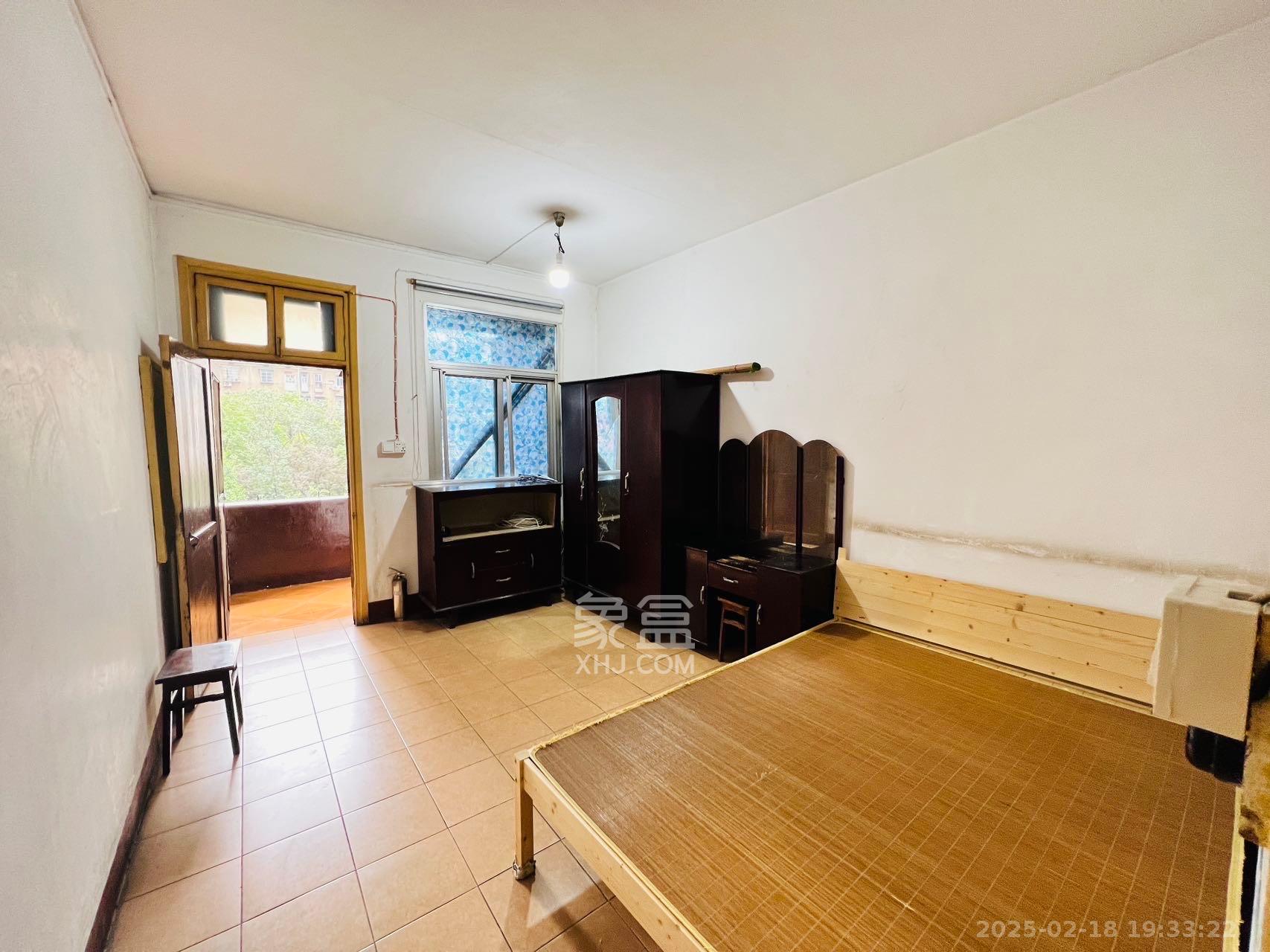 东瓜山三村(东电社区) 3室1厅1卫 1500.0元/月 东瓜山三村(东电社区) 3室1厅1卫 1500.0元/月室内图