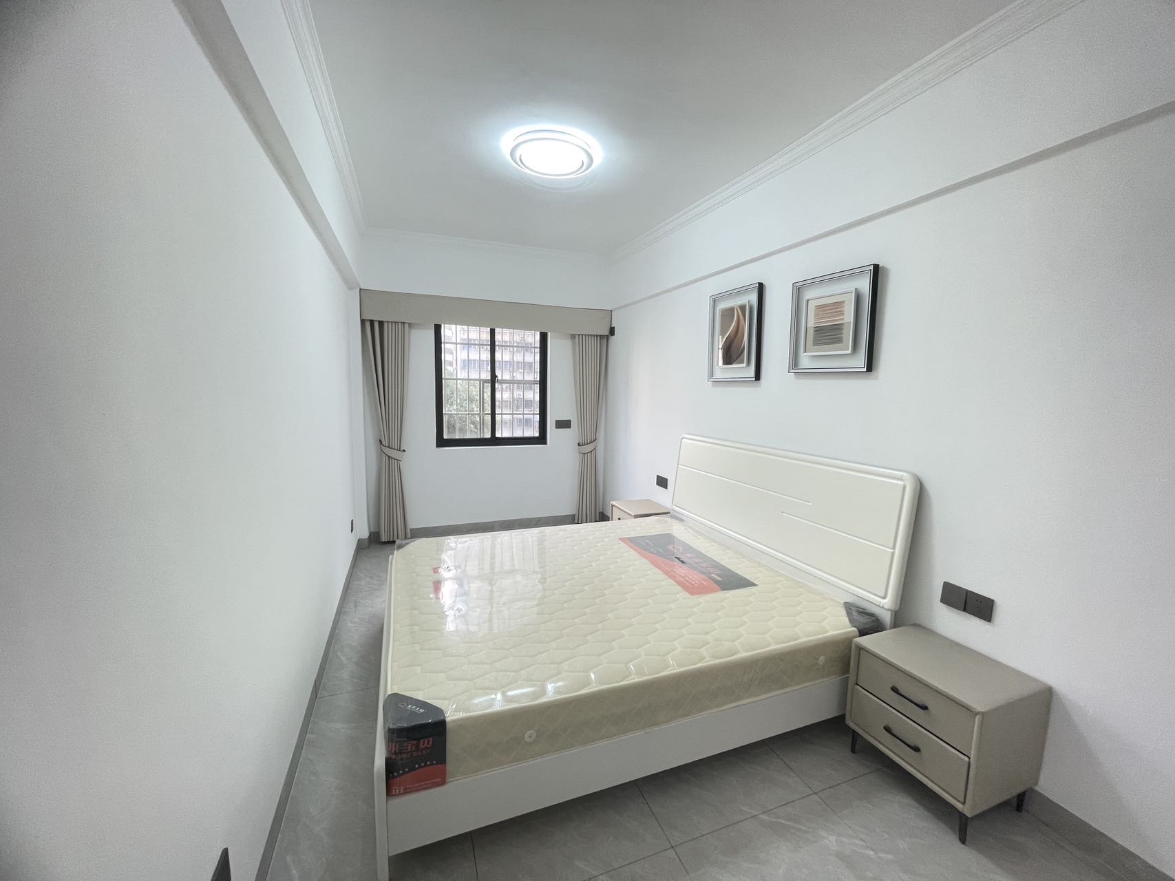 金融花园 3室2厅2卫 135.0万 金融花园 3室2厅2卫 135.0万客厅