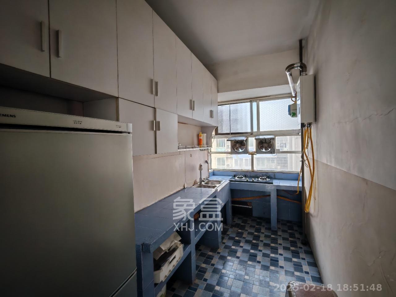 长沙市化工医药行业管理办公室宿舍 3室1厅1卫 1800.0元/月 长沙市化工医药行业管理办公室宿舍 3室1厅1卫 1800.0元/月室内图