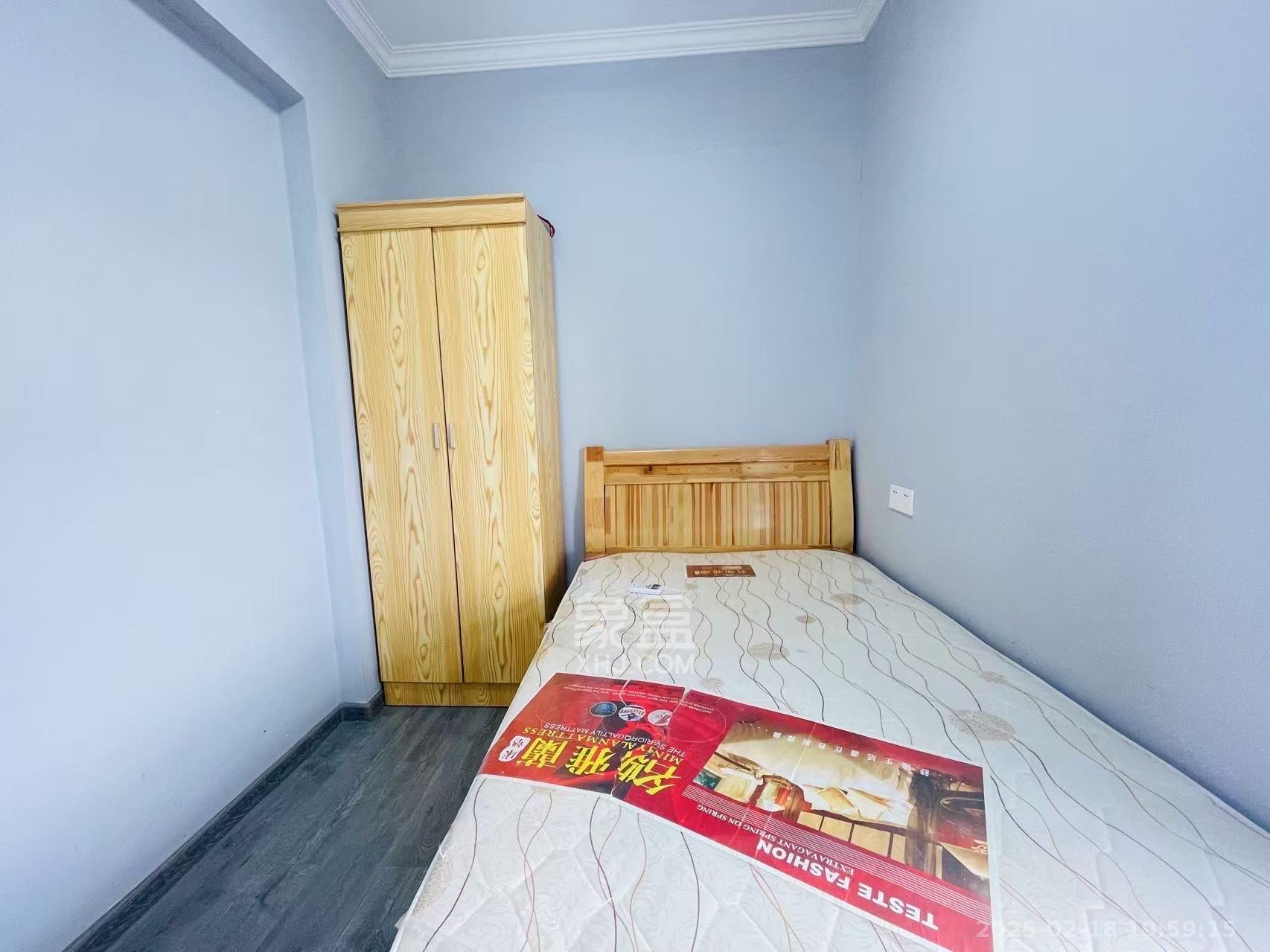 上园商住小区  3室2厅1卫   3100.00元/月室内图