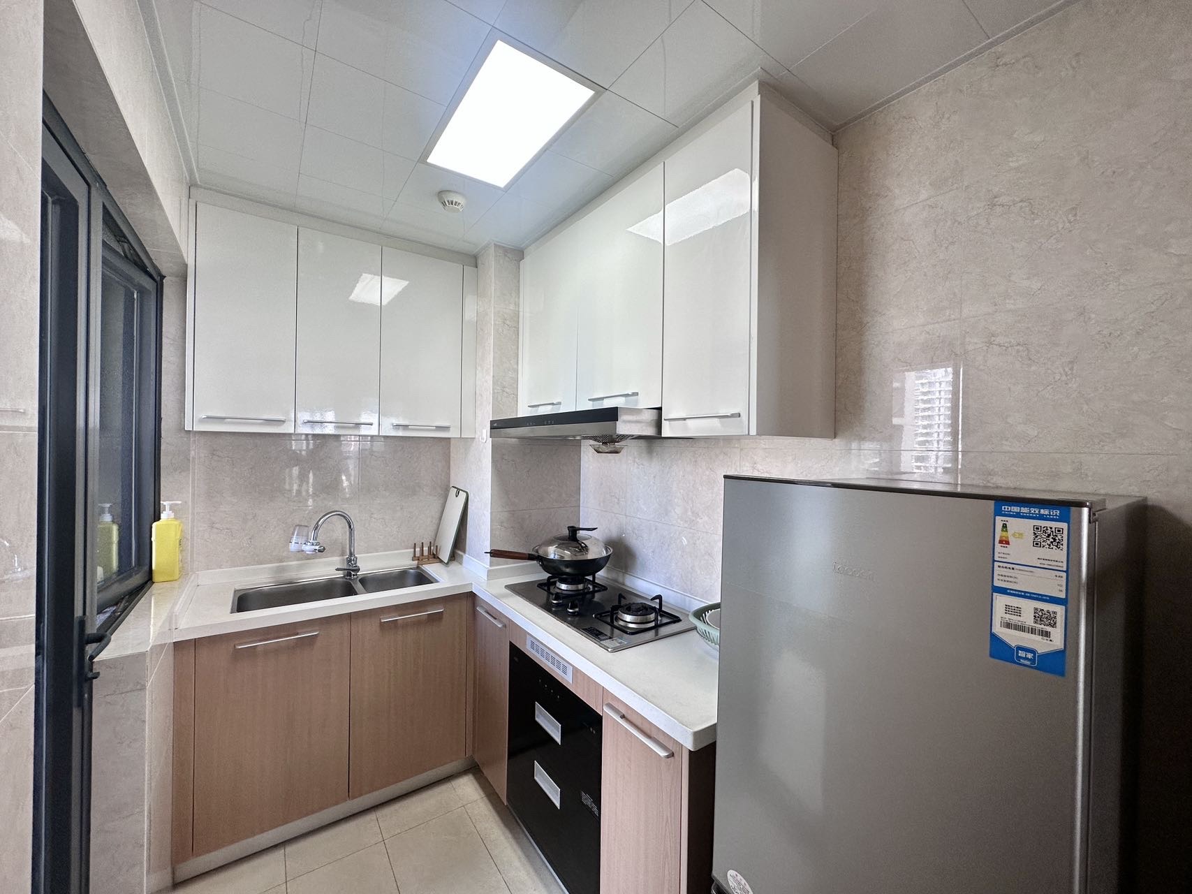 保利中央海岸四期(淳境、淳域) 3室2厅1卫 200.0万 保利中央海岸四期(淳境、淳域) 3室2厅1卫 200.0万客厅