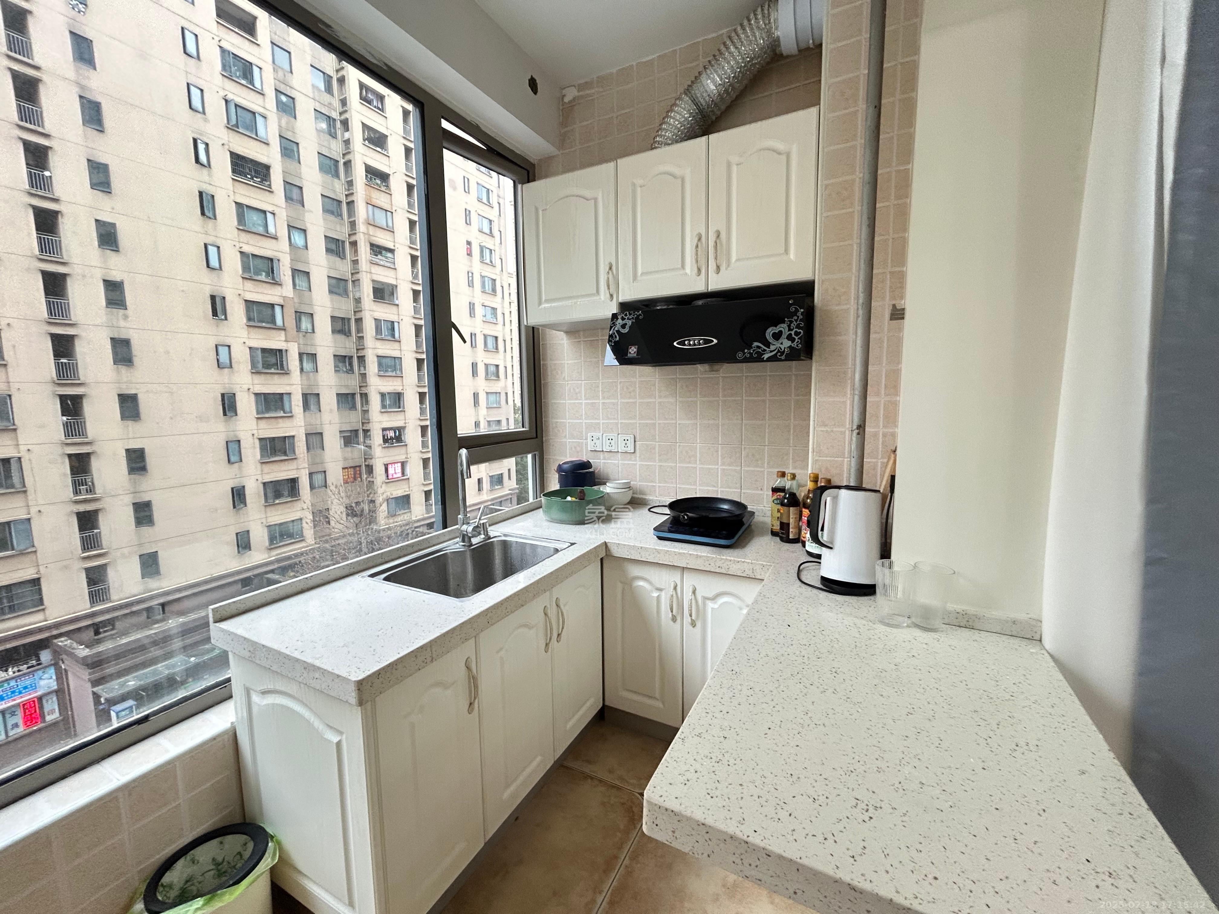 怡海星城 1室1厅1卫 1300.0元/月 怡海星城 1室1厅1卫 1300.0元/月室内图