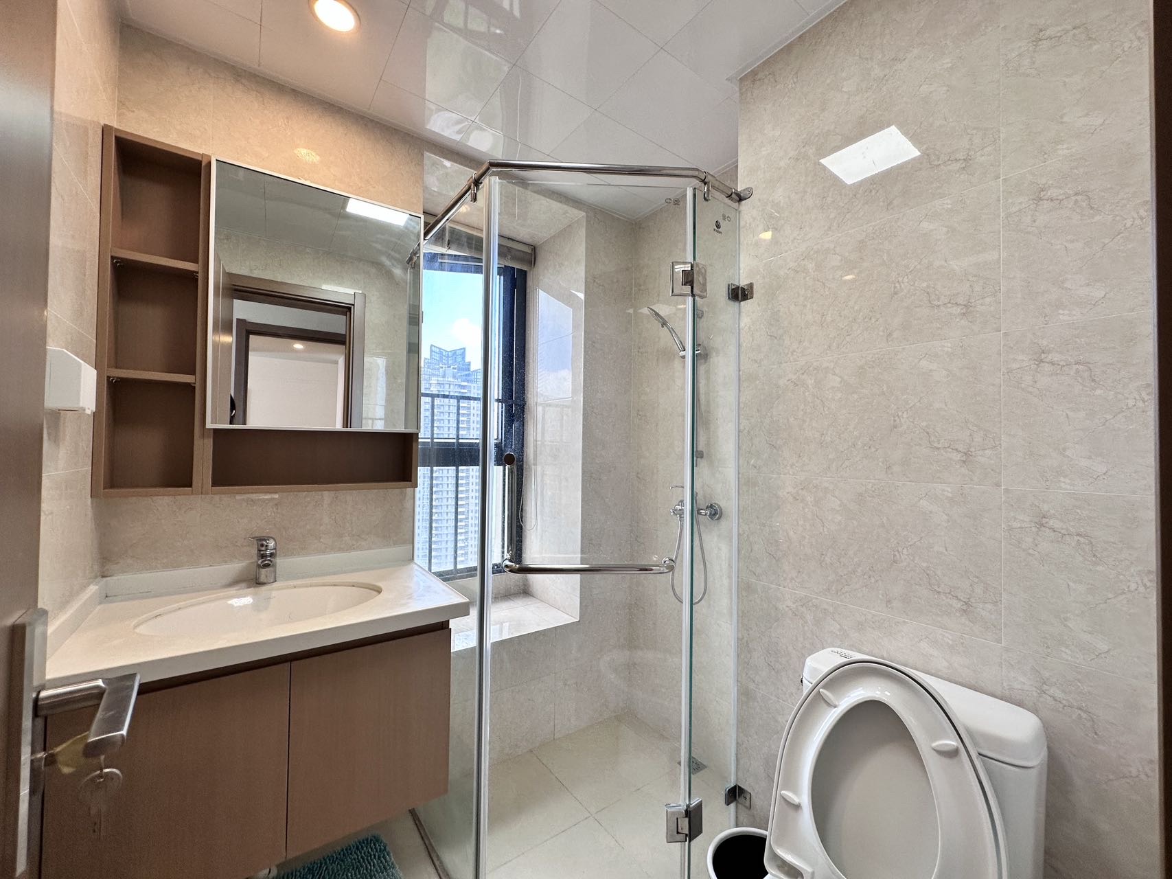 保利中央海岸四期(淳境、淳域) 3室2厅1卫 200.0万 保利中央海岸四期(淳境、淳域) 3室2厅1卫 200.0万客厅