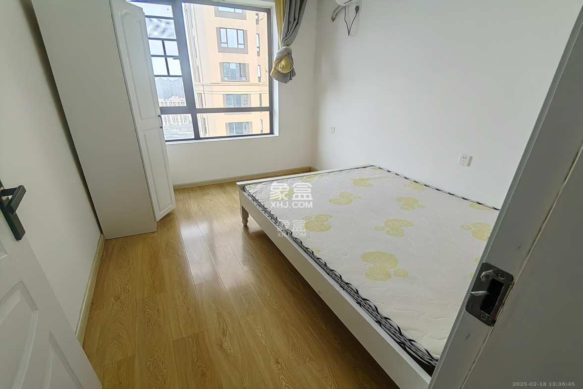 洋湖18克拉(旷远洋湖18克拉) 4室2厅2卫 3380.0元/月 洋湖18克拉(旷远洋湖18克拉) 4室2厅2卫 3380.0元/月室内图