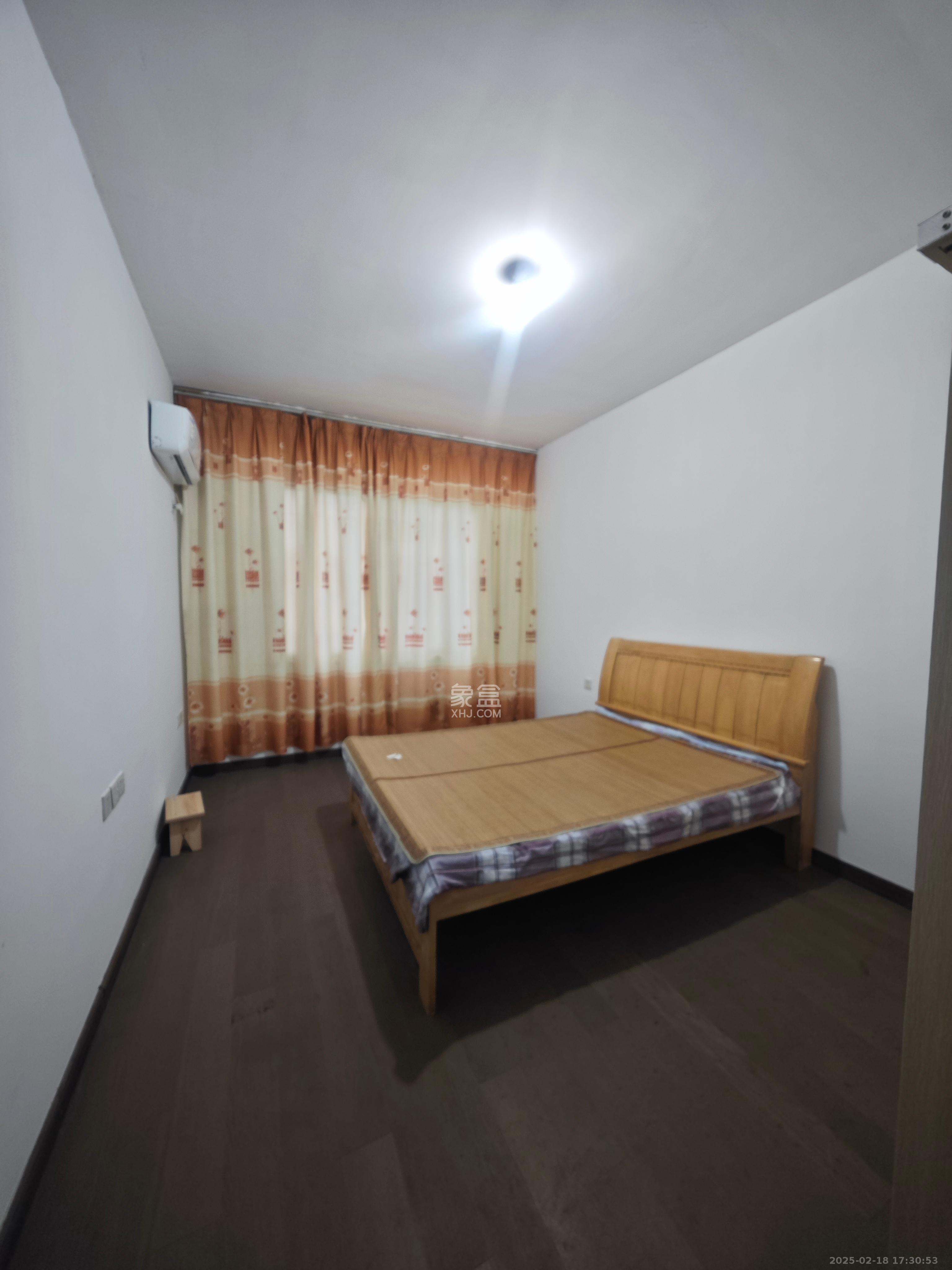 新城璟隽(麓华新城) 3室2厅2卫 1400.0元/月 新城璟隽(麓华新城) 3室2厅2卫 1400.0元/月室内图