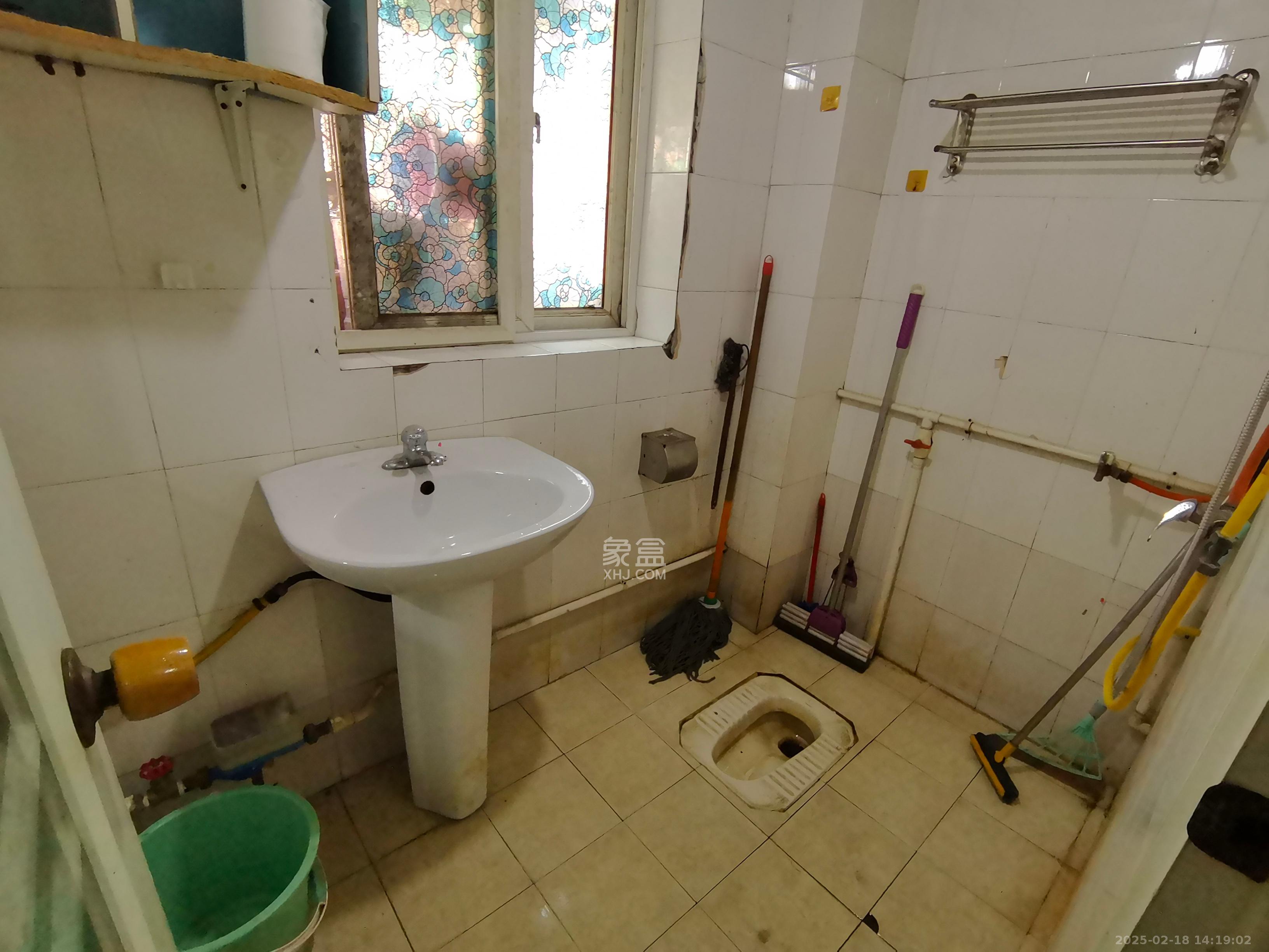 银力家园 3室1厅1卫 2050.0元/月 银力家园 3室1厅1卫 2050.0元/月室内图