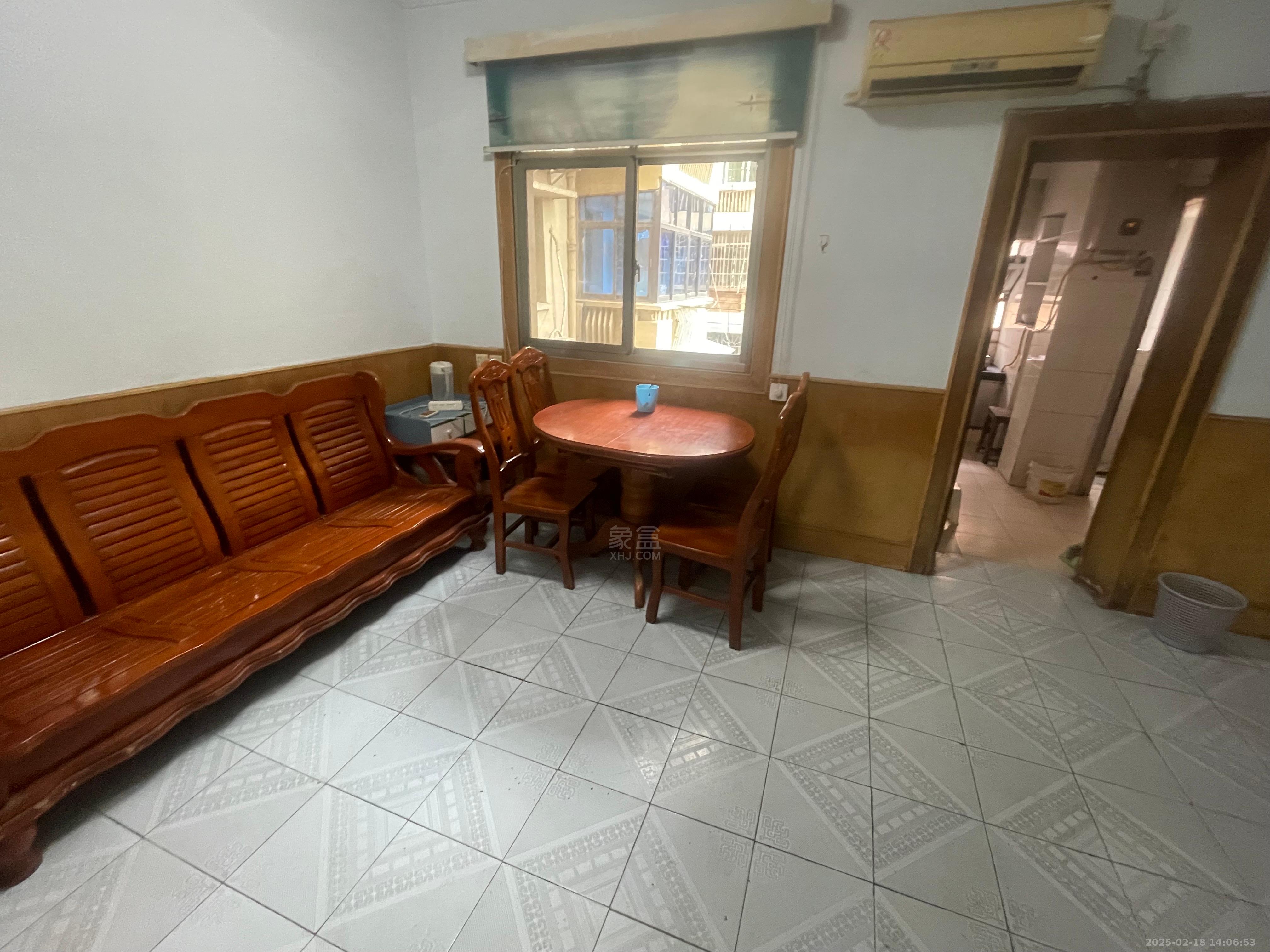 何家坳 1室1厅1卫 900.0元/月 何家坳 1室1厅1卫 900.0元/月室内图