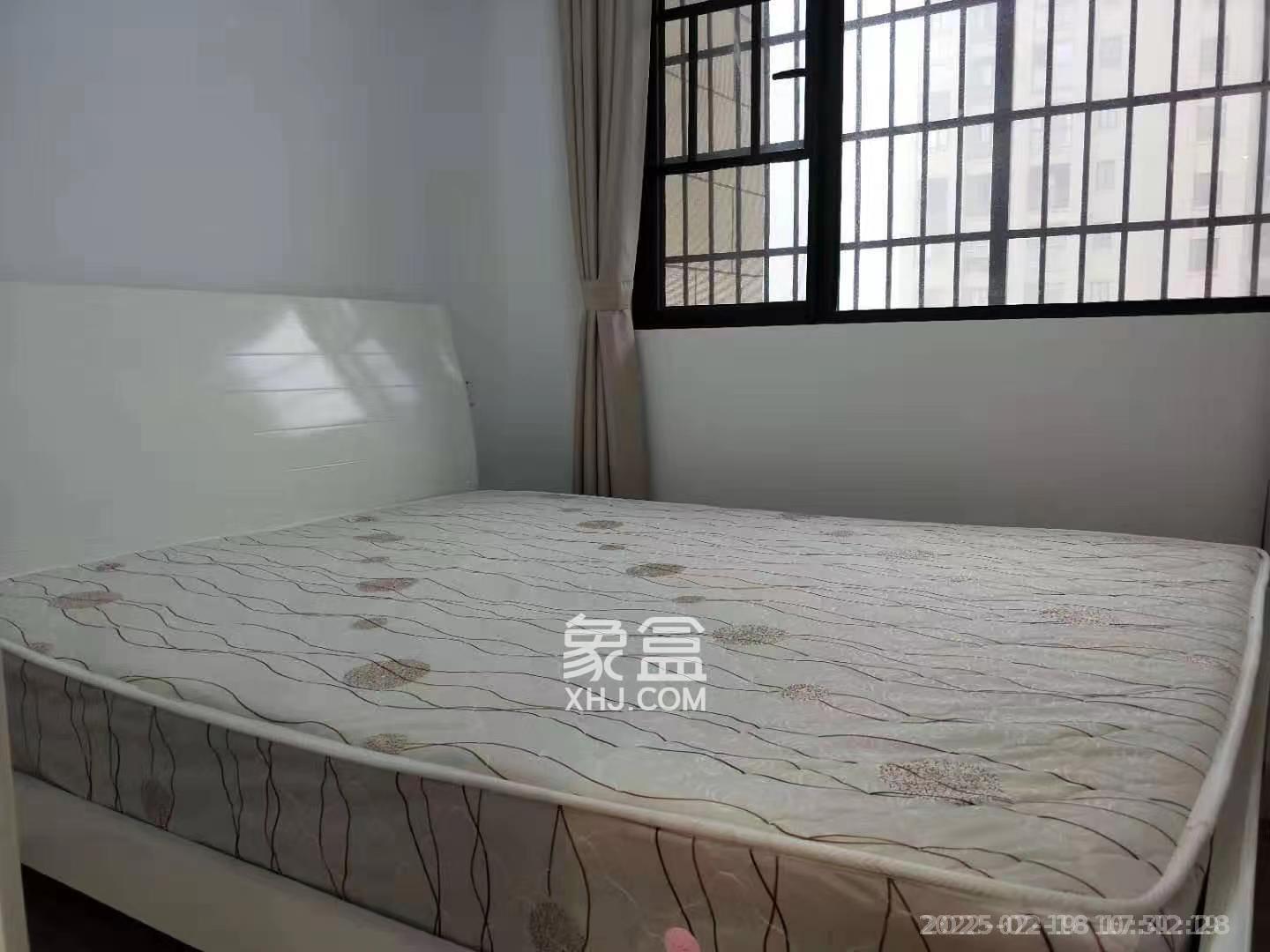 奥克斯缔壹城  3室2厅1卫   2100.00元/月室内图