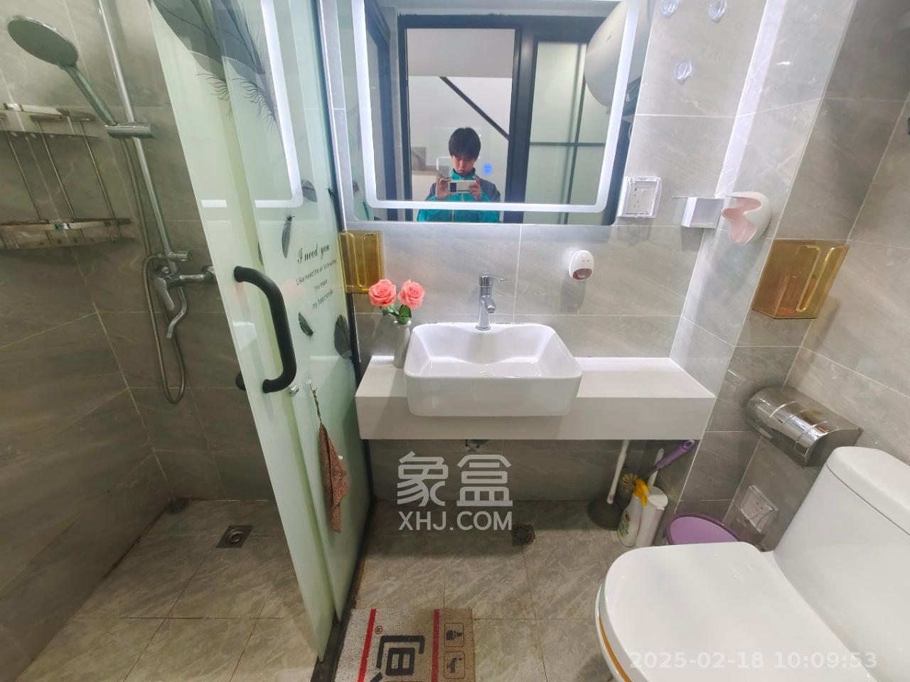 弘坤云寓  1室1廳1衛(wèi)    2200.0元/月室內(nèi)圖