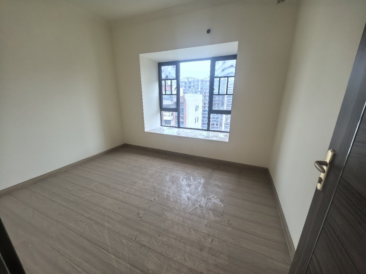 碧桂园梓山府 4室2厅2卫 1800.0元/月 碧桂园梓山府 4室2厅2卫 1800.0元/月室内图