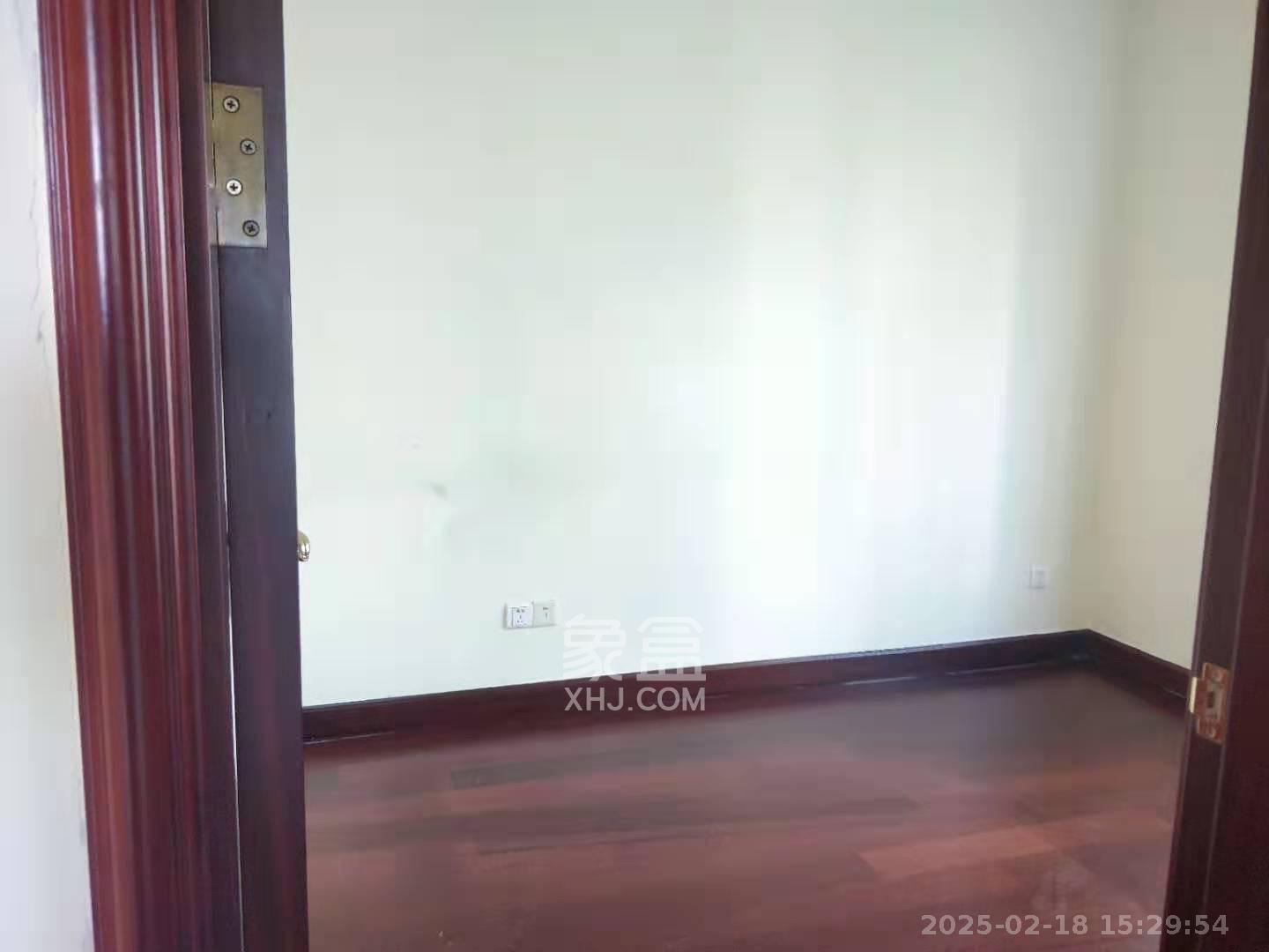 恒大华府  3室2厅1卫   1800.00元/月室内图
