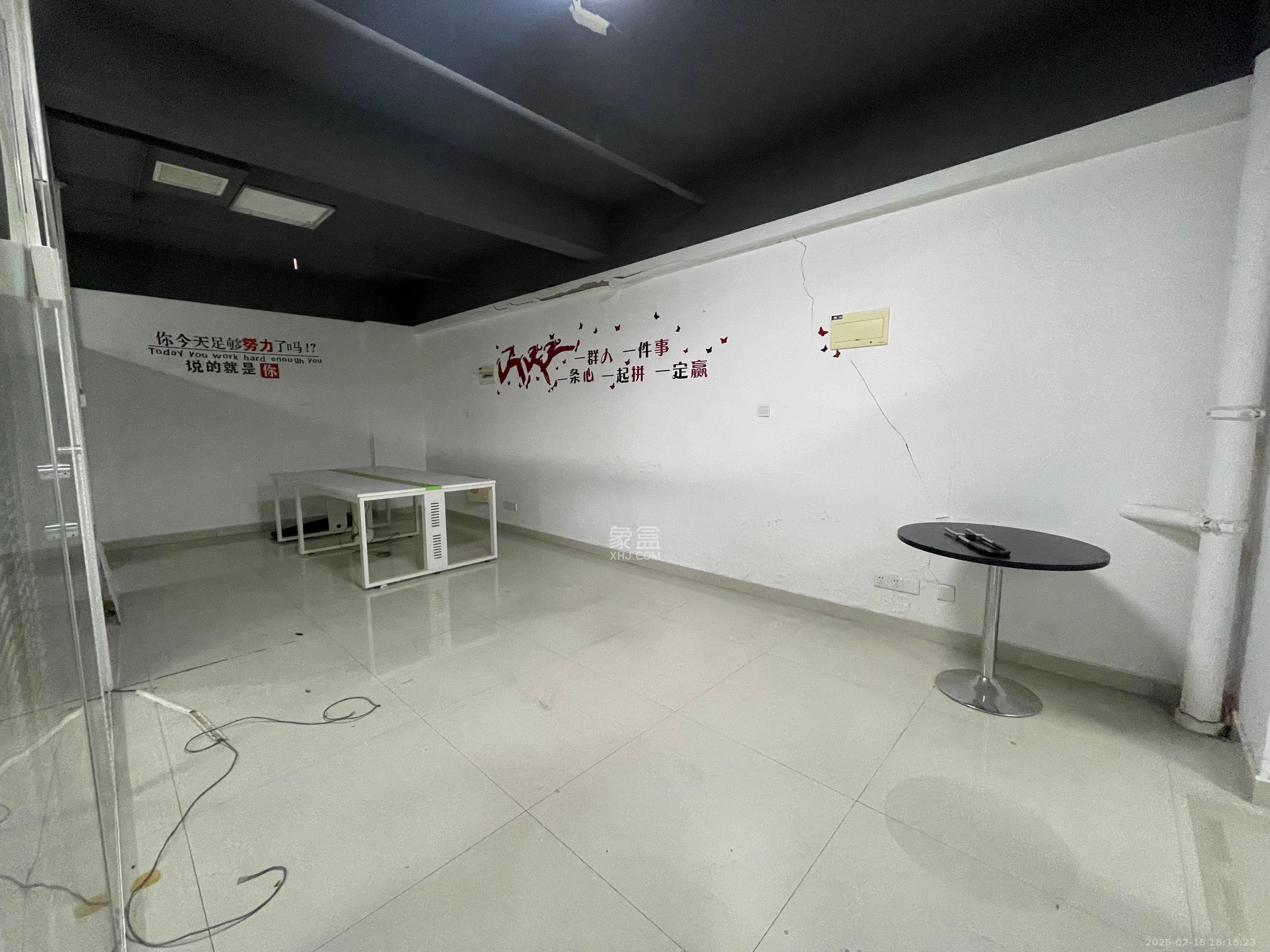 达美D6区   350.0㎡      20000.0元/月室内图