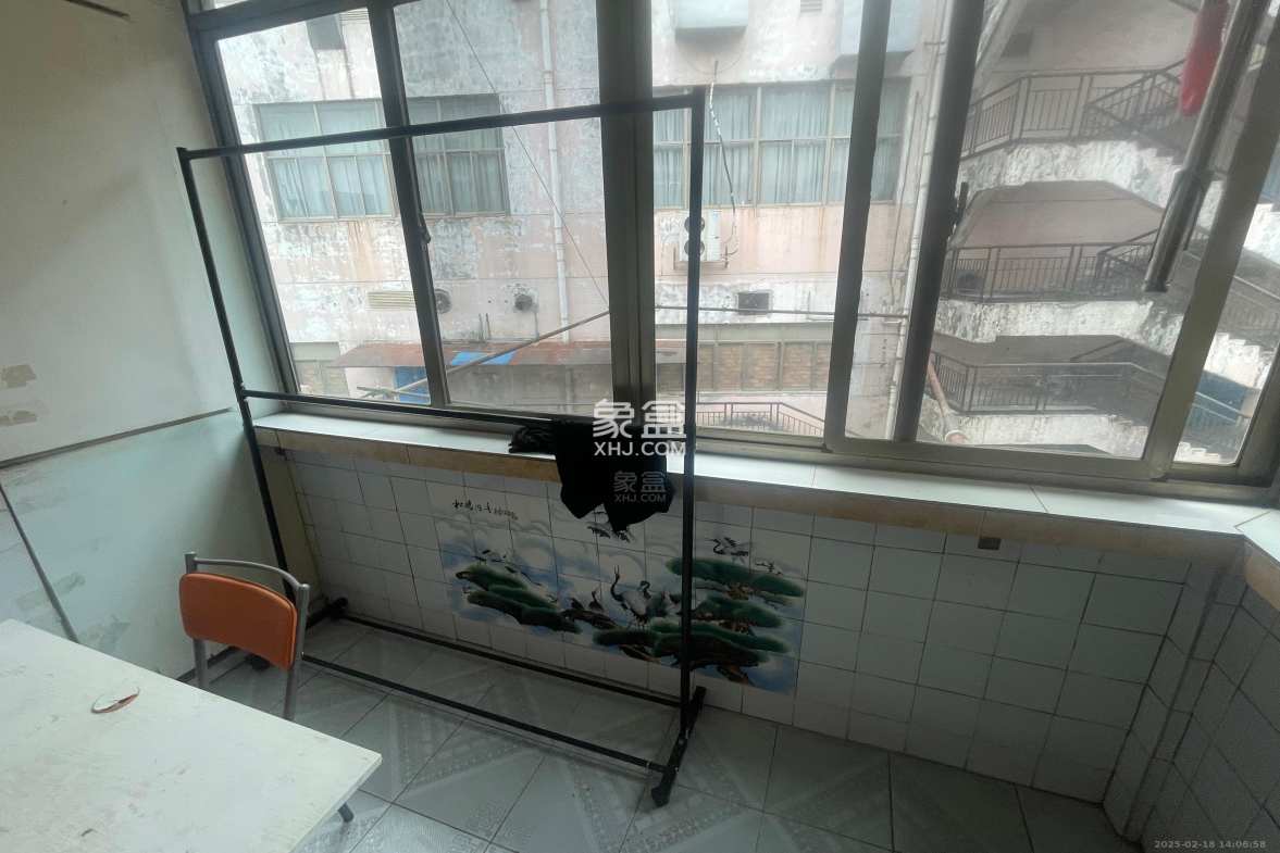 何家坳 1室1厅1卫 900.0元/月 何家坳 1室1厅1卫 900.0元/月室内图