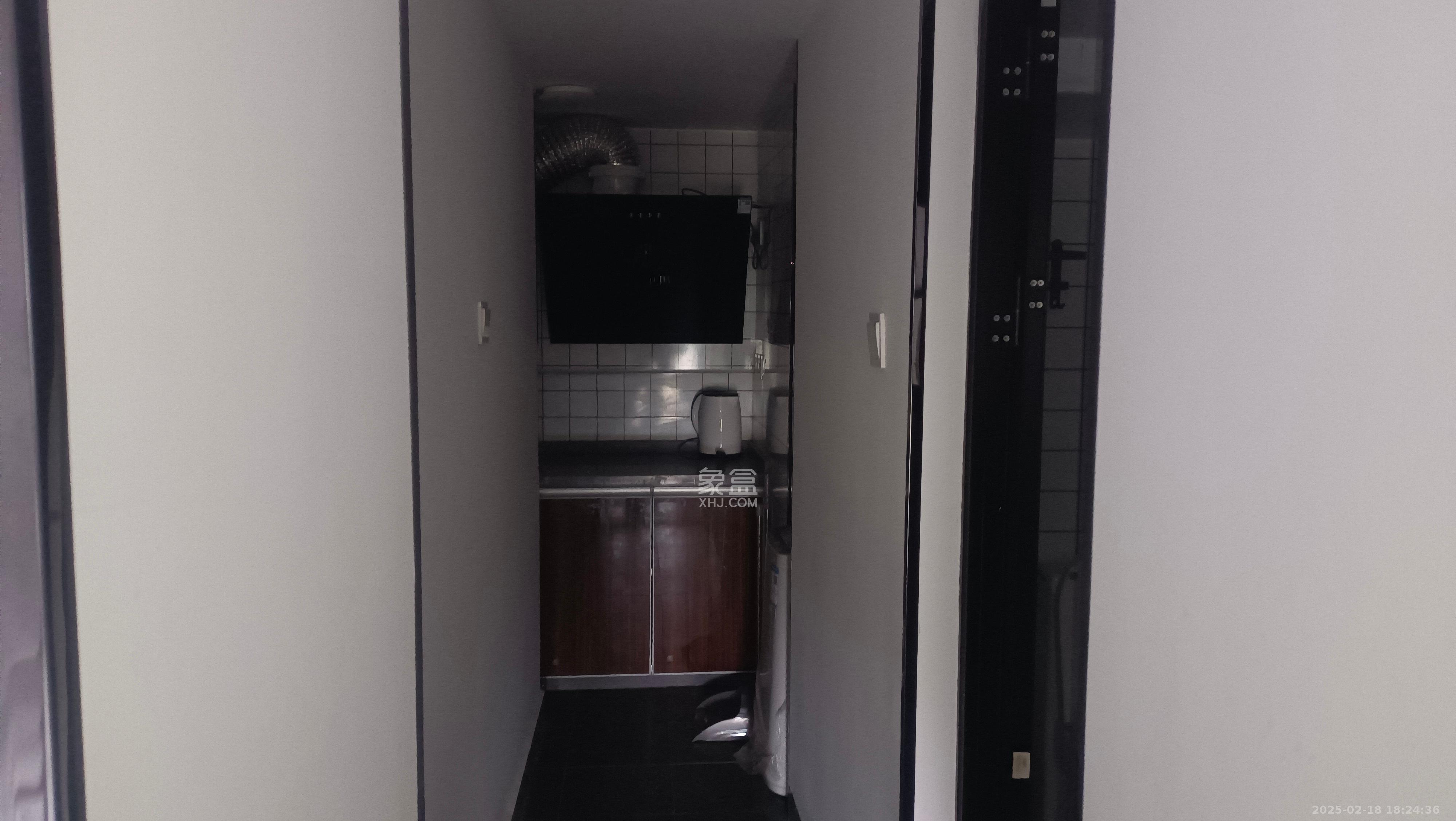 新长海D1站 1室1厅1卫 900.0元/月 新长海D1站 1室1厅1卫 900.0元/月室内图