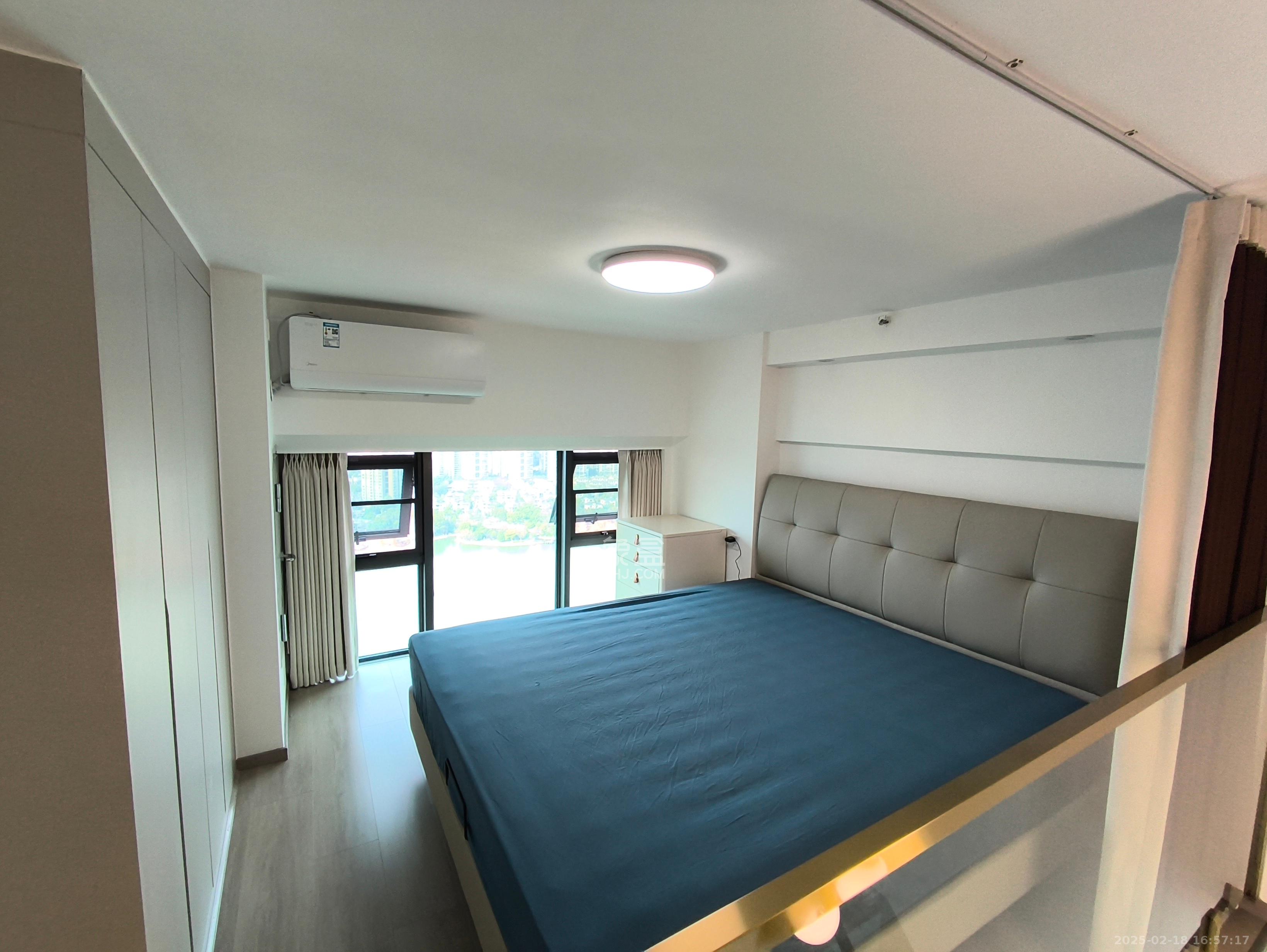 绿地V岛  1室0厅0卫   2300.00元/月室内图