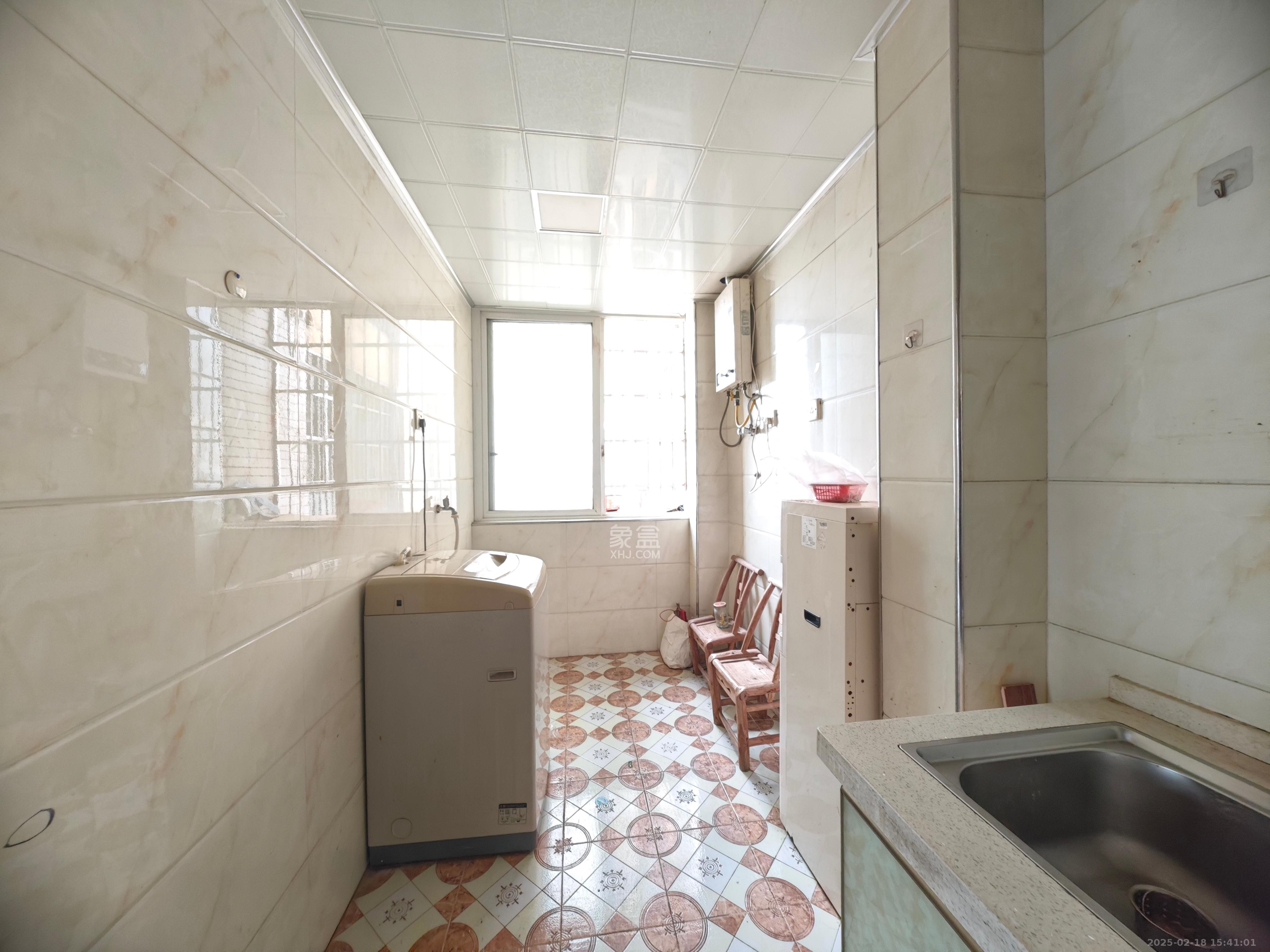 鸿润园 2室2厅1卫 1700.0元/月 鸿润园 2室2厅1卫 1700.0元/月室内图