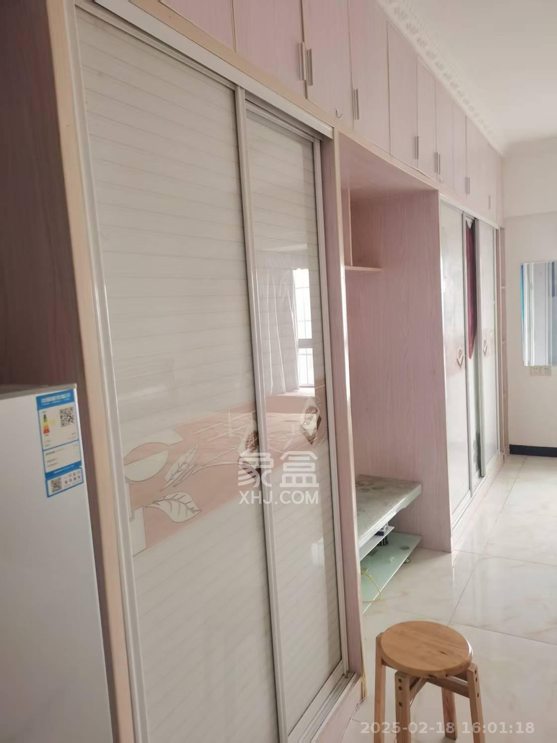 世纪桃花苑 1室1厅1卫 1400.0元/月 世纪桃花苑 1室1厅1卫 1400.0元/月室内图