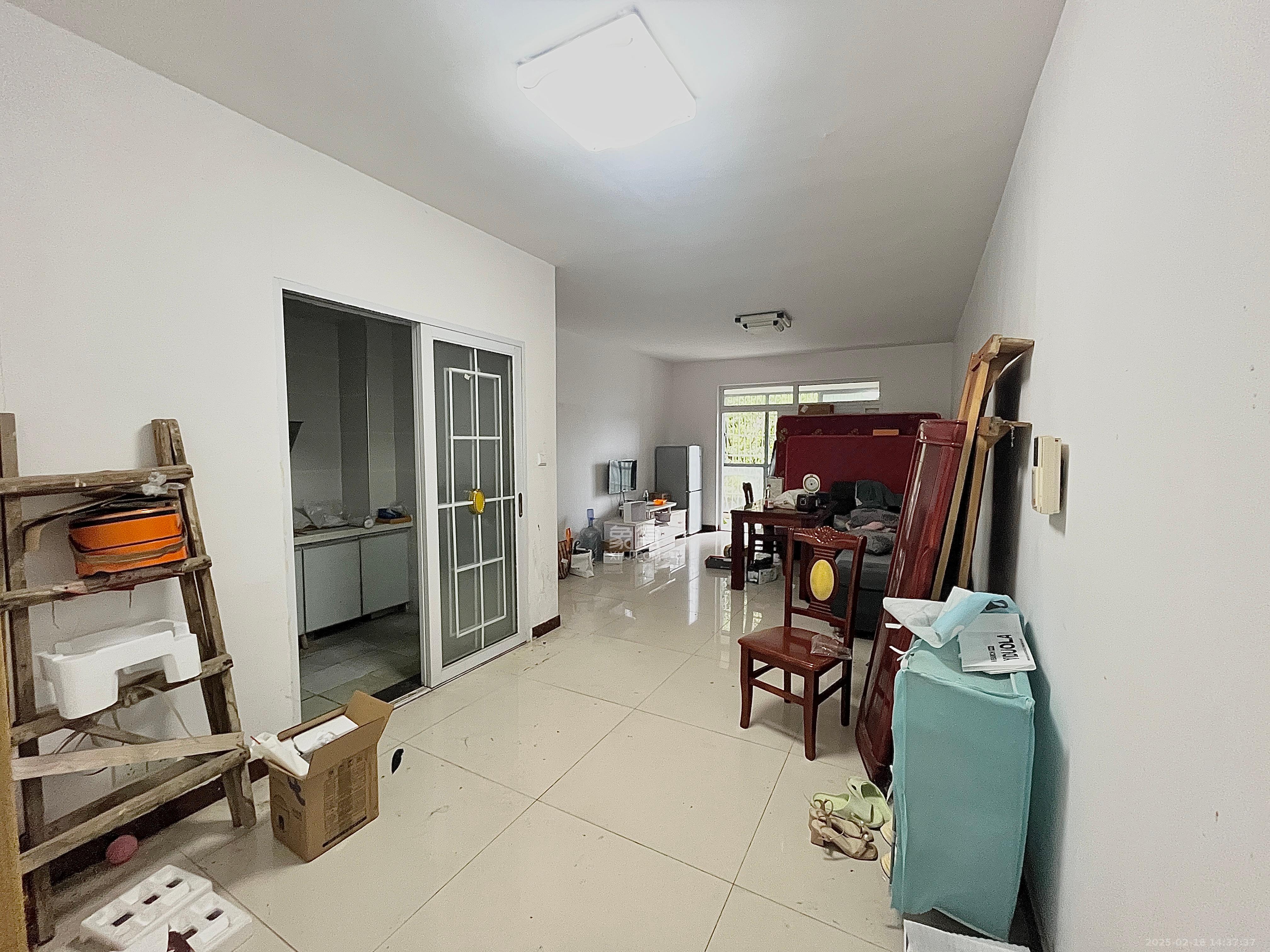 筑梦佳园 4室2厅2卫 2200.0元/月 筑梦佳园 4室2厅2卫 2200.0元/月室内图