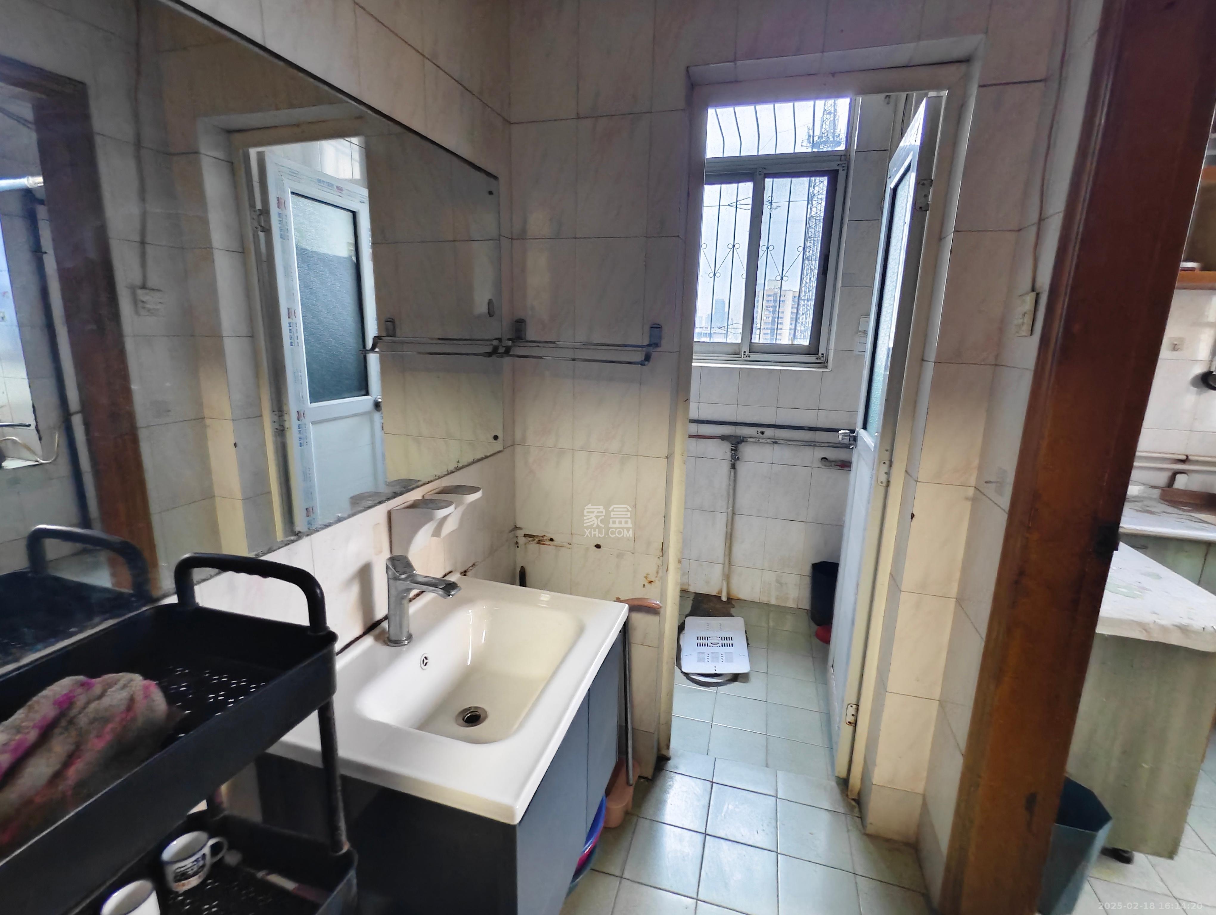 枫林小区 3室2厅1卫 1650.0元/月 枫林小区 3室2厅1卫 1650.0元/月室内图