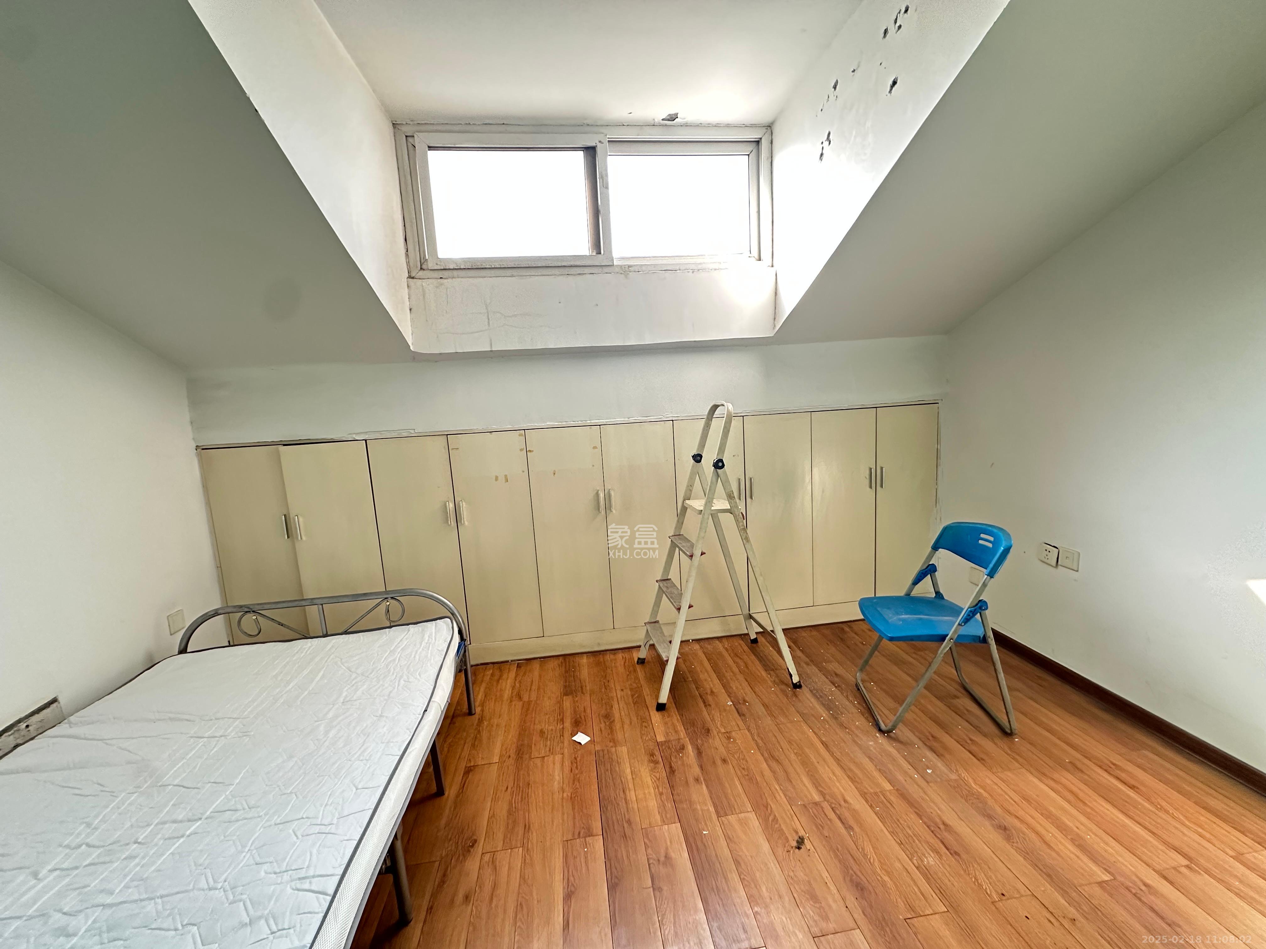 鄱阳小区 5室2厅1卫 1600.0元/月 鄱阳小区 5室2厅1卫 1600.0元/月室内图