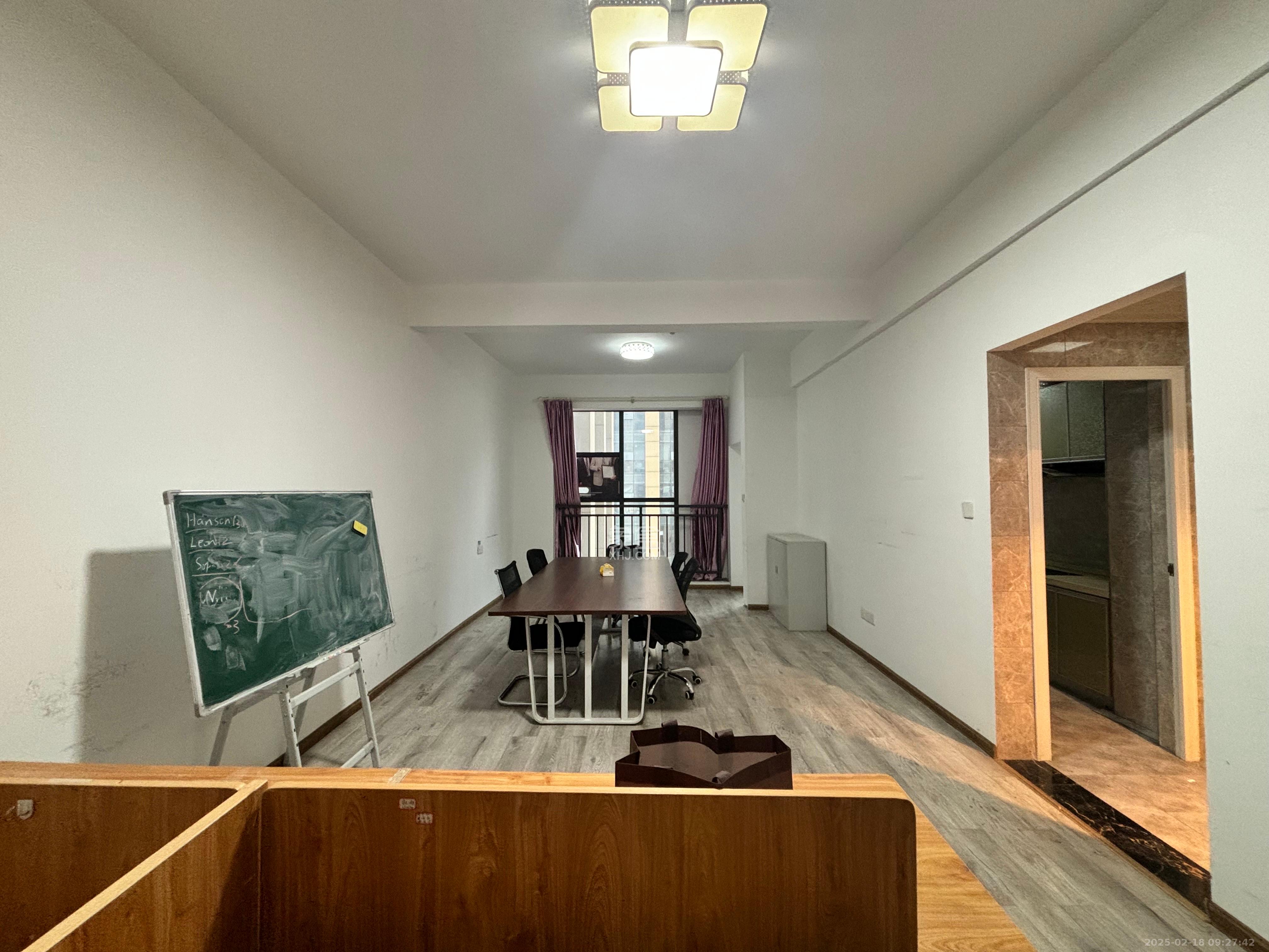 万坤图财富广场 1室1厅1卫 2000.0元/月 万坤图财富广场 1室1厅1卫 2000.0元/月室内图