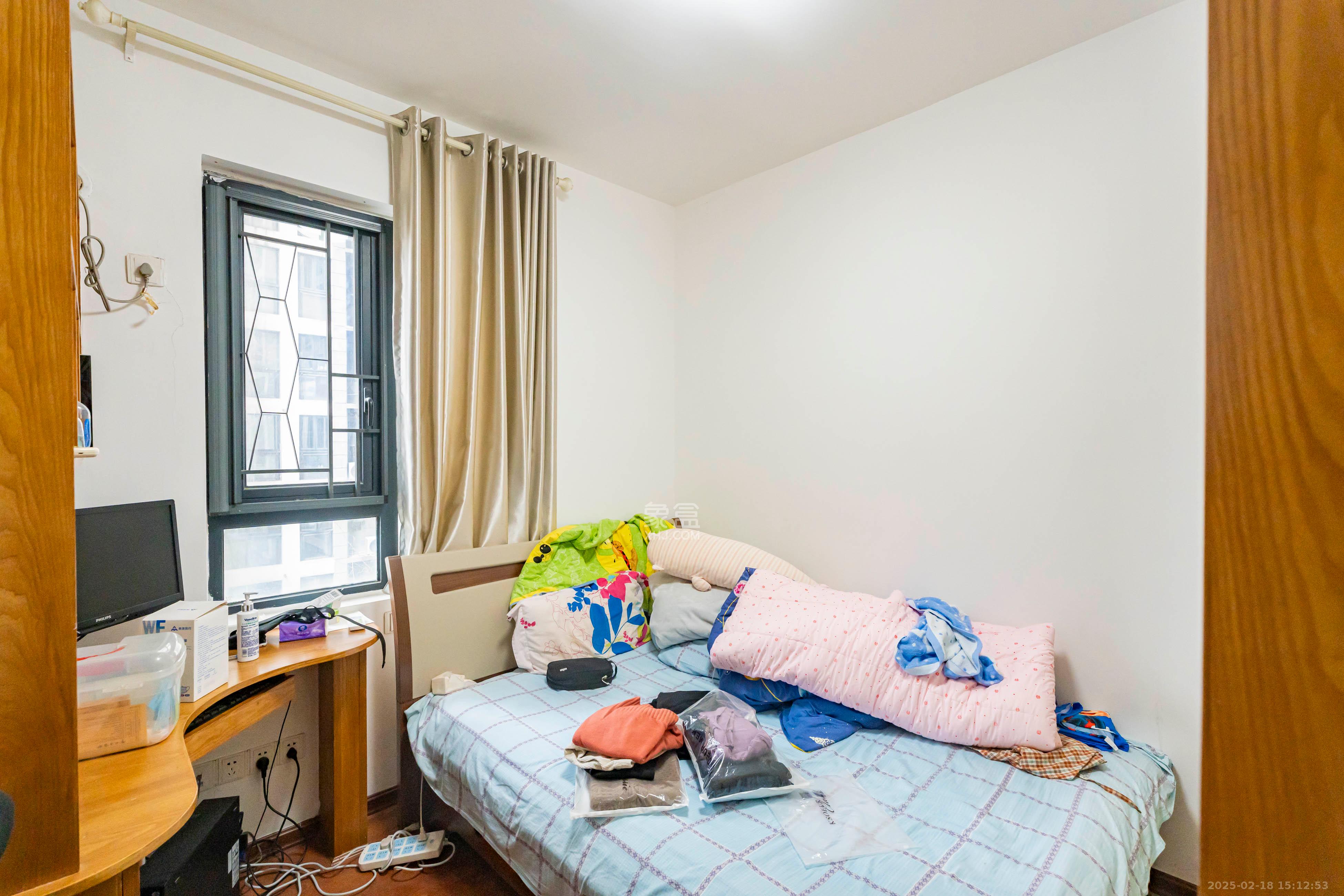 藏珑湖上国际花园 1室2厅1卫 2800.0元/月 藏珑湖上国际花园 1室2厅1卫 2800.0元/月室内图