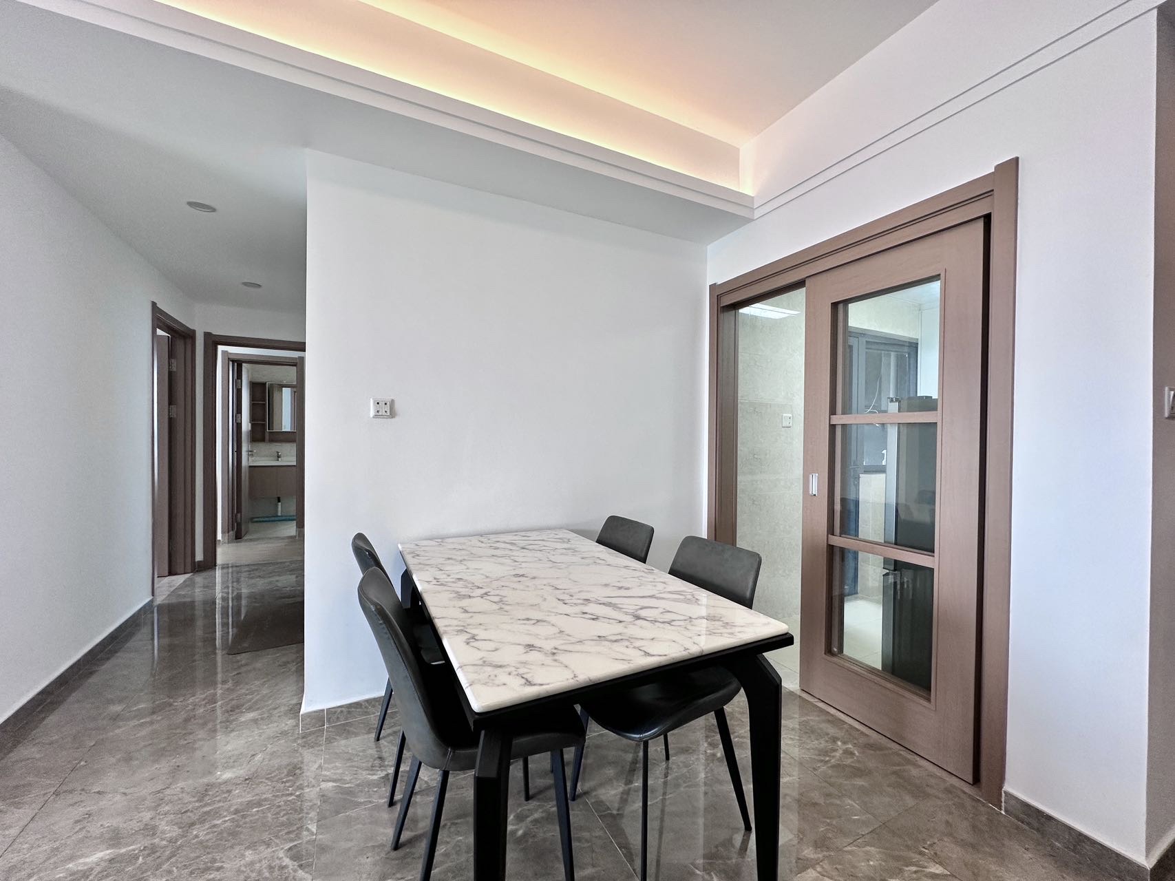 保利中央海岸四期(淳境、淳域) 3室2厅1卫 200.0万 保利中央海岸四期(淳境、淳域) 3室2厅1卫 200.0万客厅