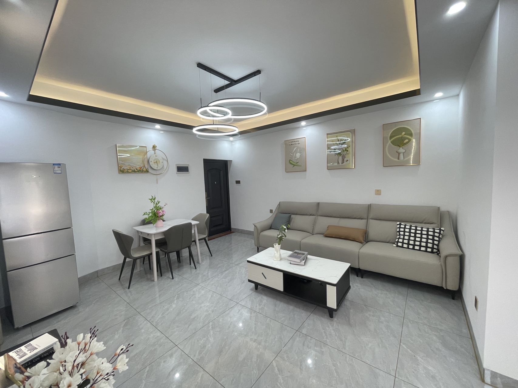 义龙后路10号(铺前糟粕醋) 3室2厅1卫 96.0万 义龙后路10号(铺前糟粕醋) 3室2厅1卫 96.0万客厅